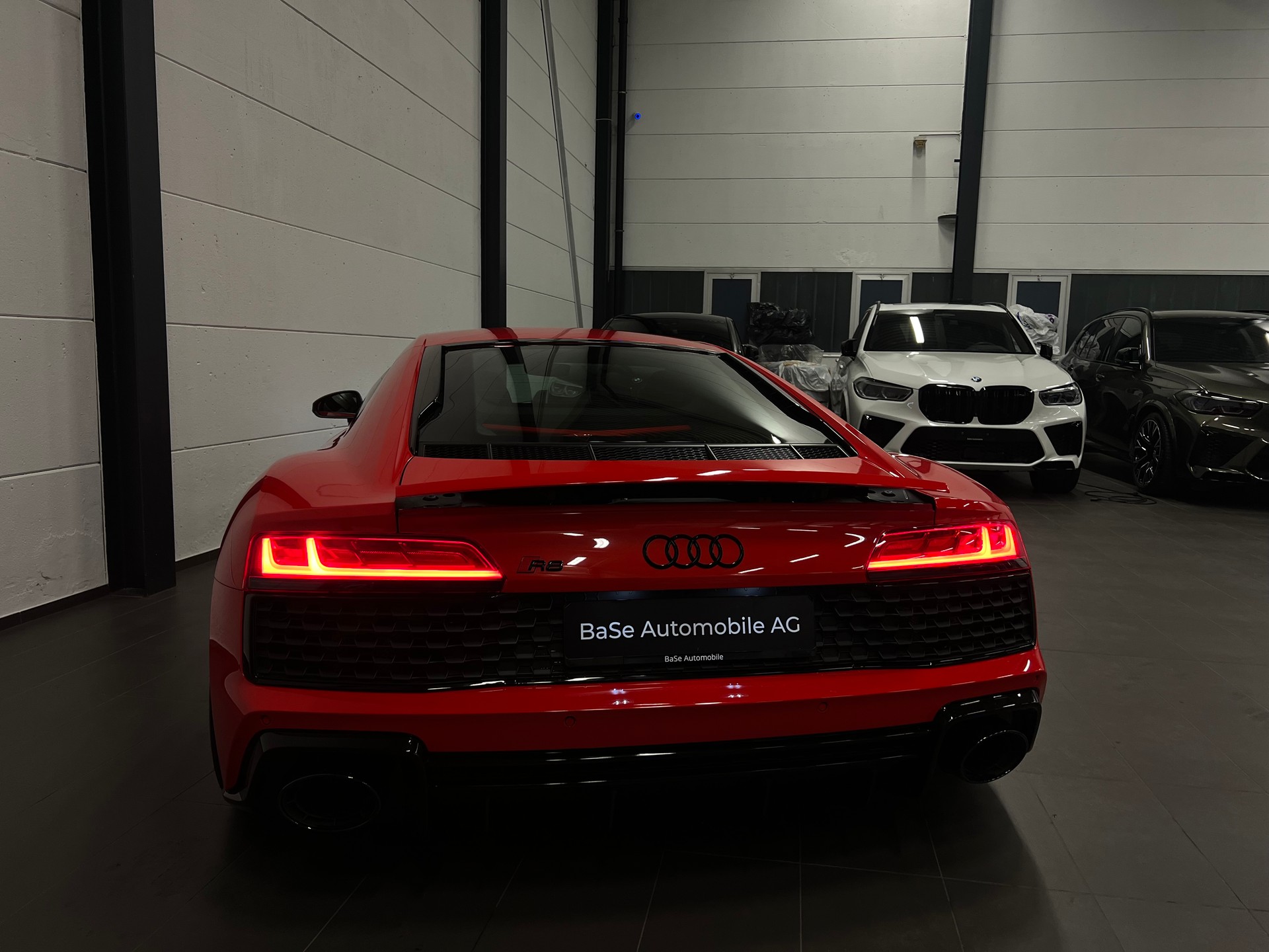 AUDI R8 Coupé RWD S-Tronic-image-15