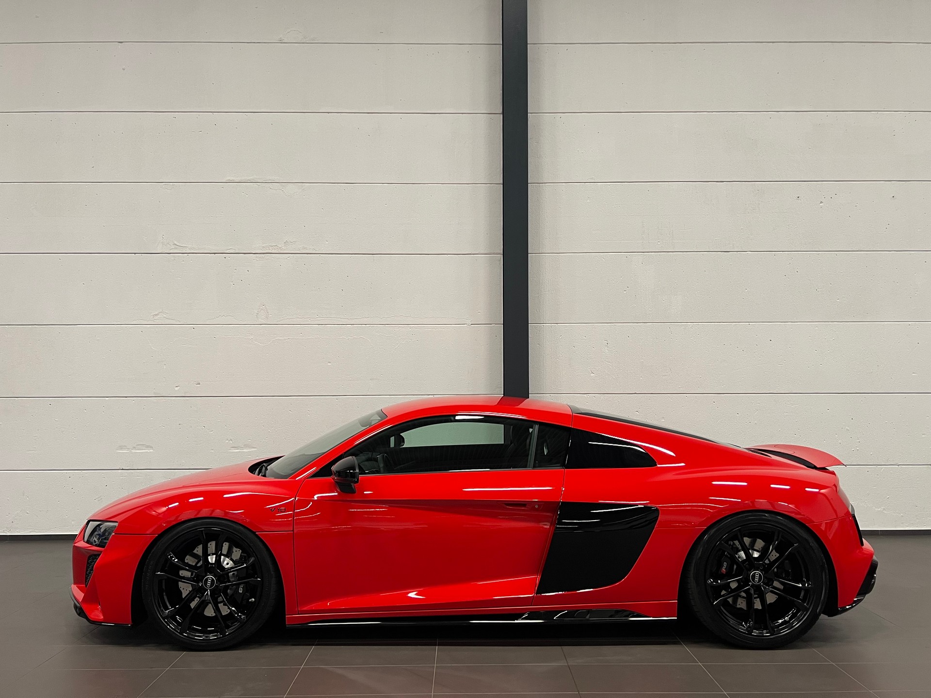 AUDI R8 Coupé RWD S-Tronic-image-9