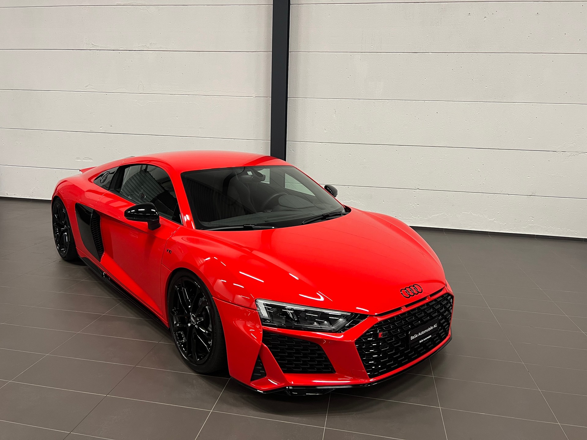 AUDI R8 Coupé RWD S-Tronic-showroom-element-1