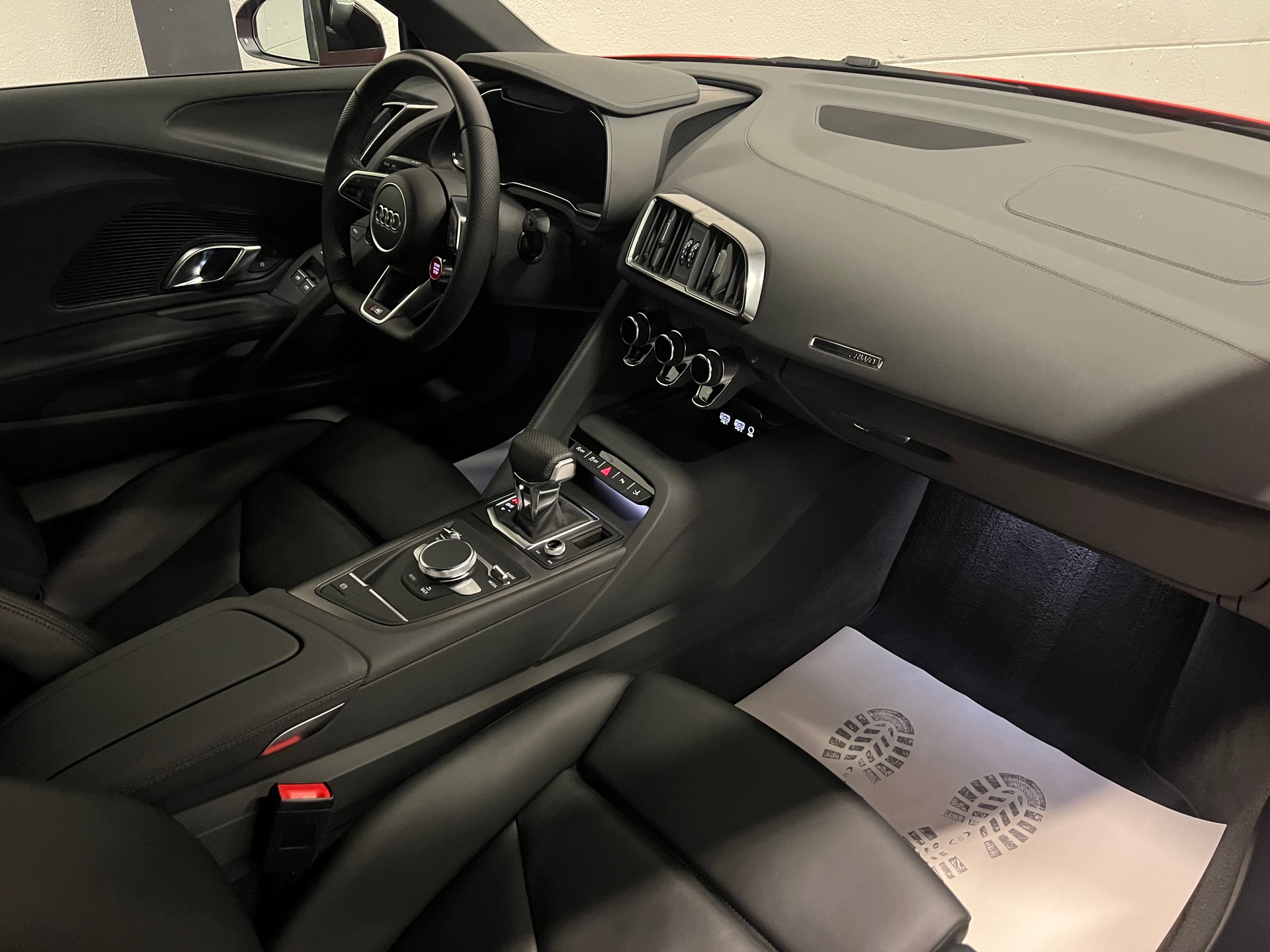 AUDI R8 Coupé RWD S-Tronic-image-20