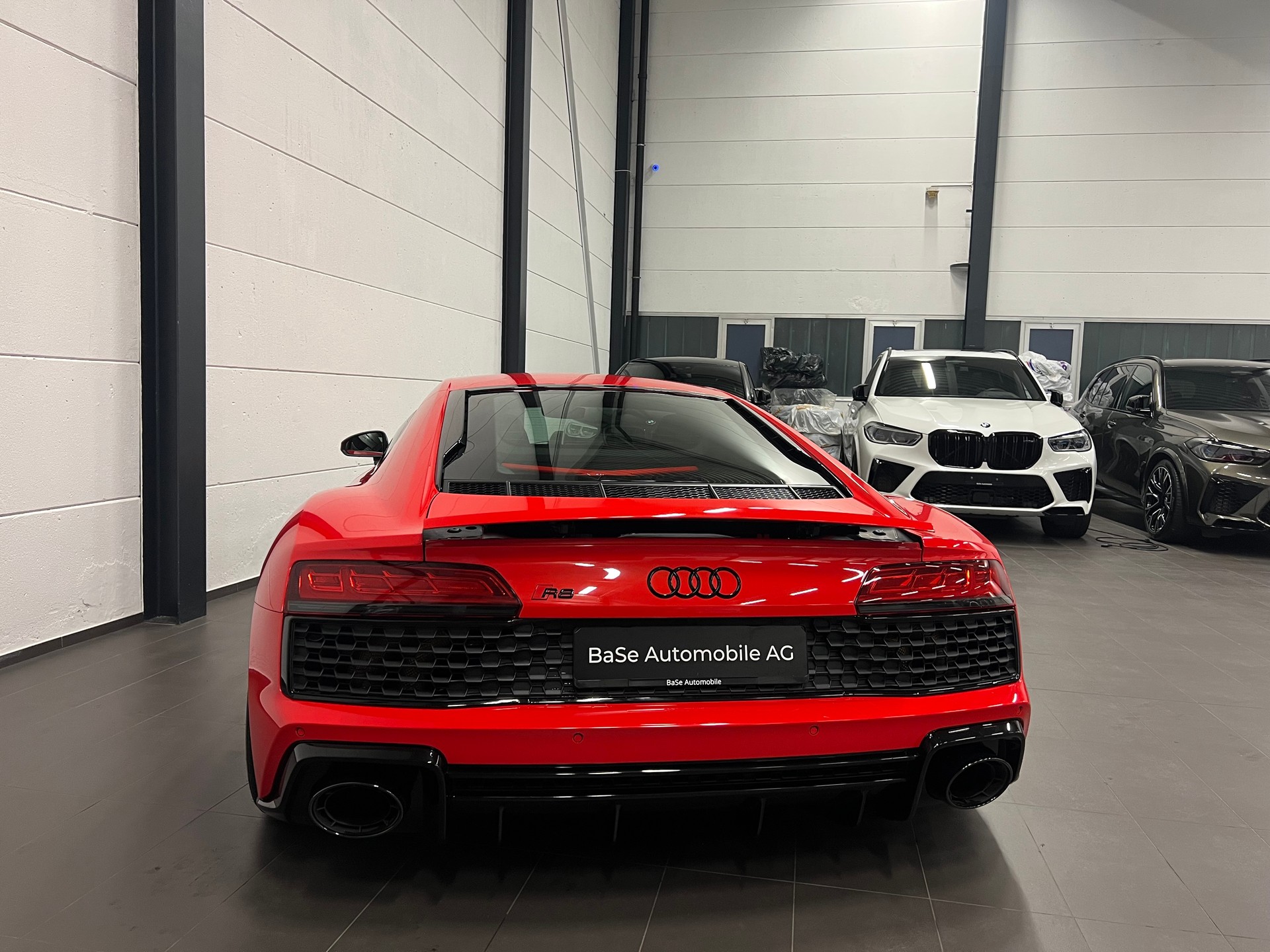 AUDI R8 Coupé RWD S-Tronic-image-14