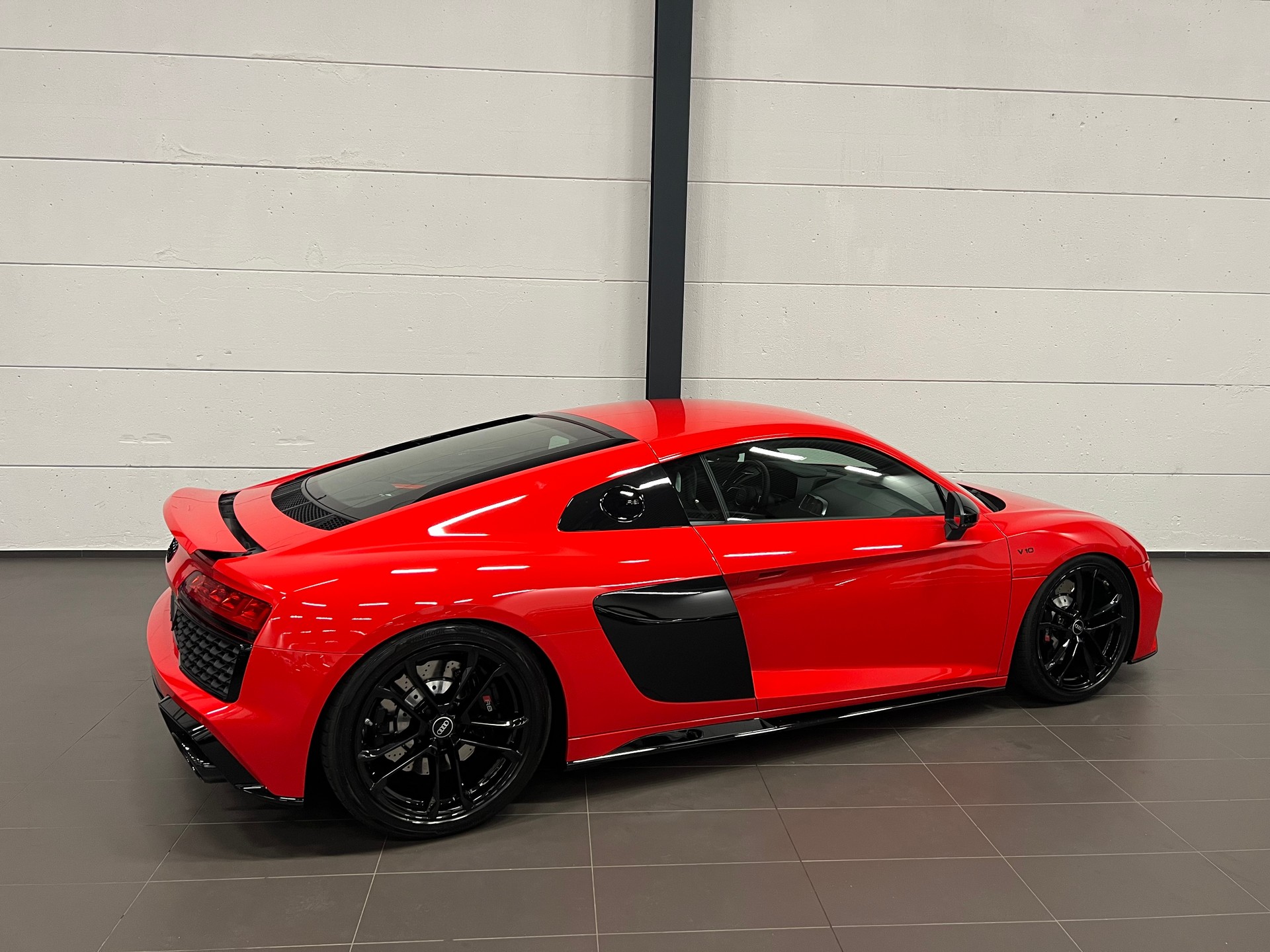 AUDI R8 Coupé RWD S-Tronic-image-10