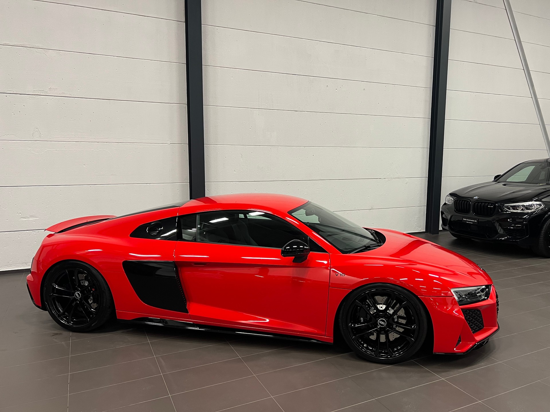 AUDI R8 Coupé RWD S-Tronic-image-5