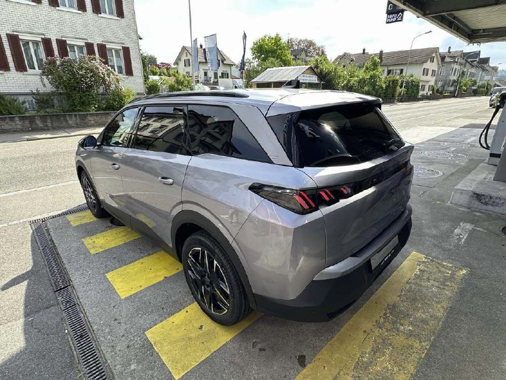 PEUGEOT 5008 1.2 Hybrid Allure Premium-image-8