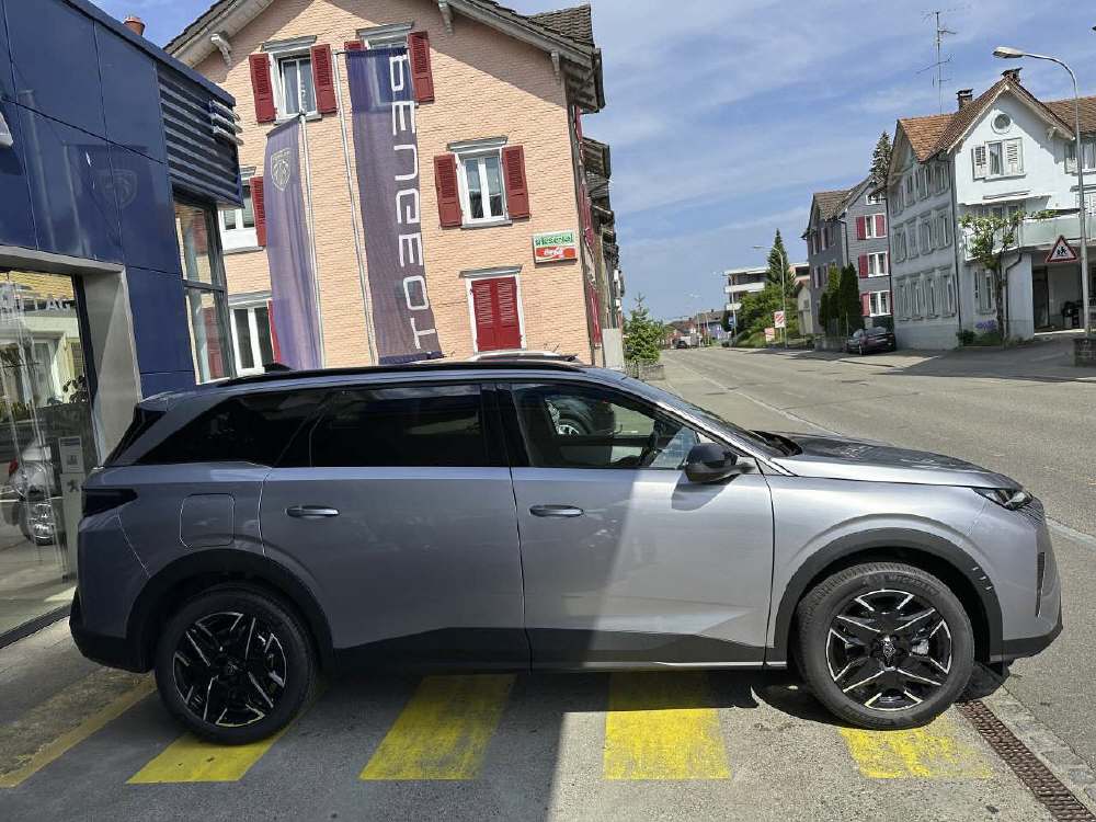 PEUGEOT 5008 1.2 Hybrid Allure Premium-showroom-element-3