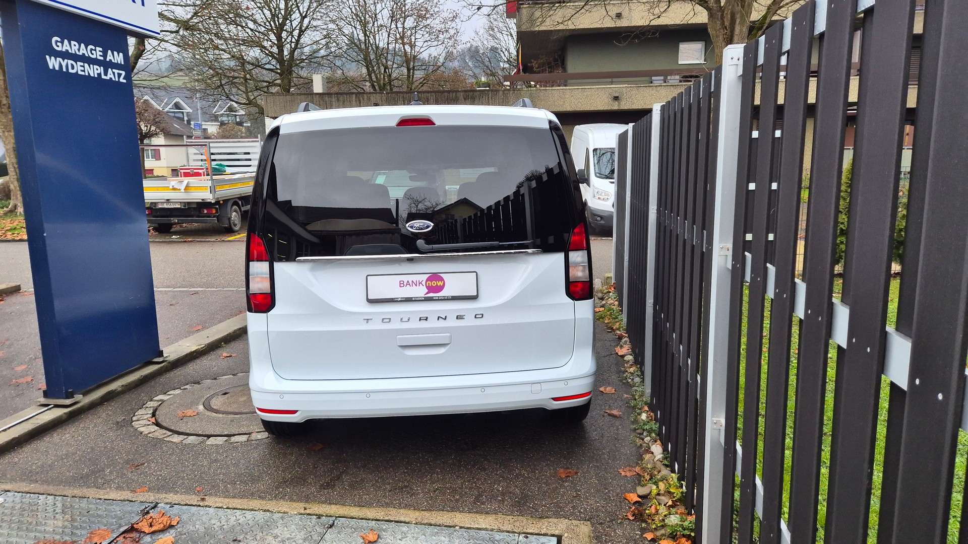 FORD Tourneo Connect 1.5 EcoBoost Titanium Automat-image-3