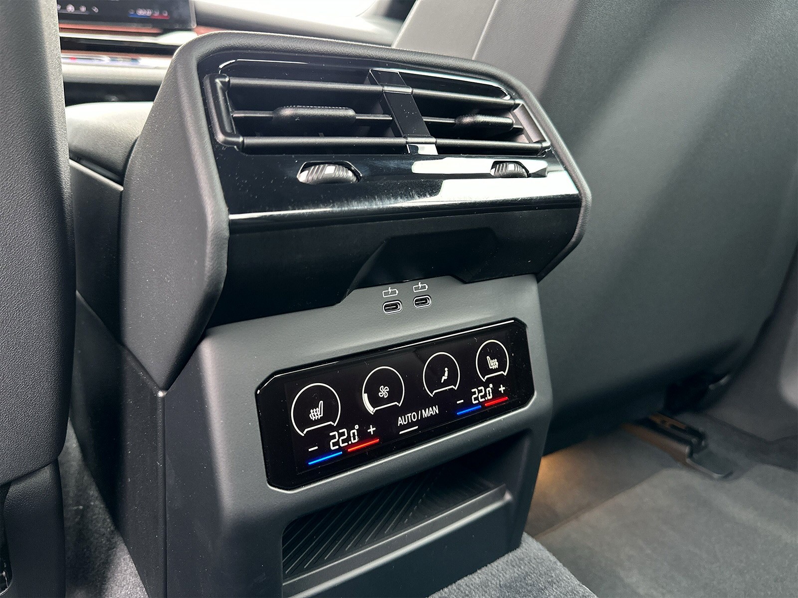 BMW i5 M60 xDrive-image-5