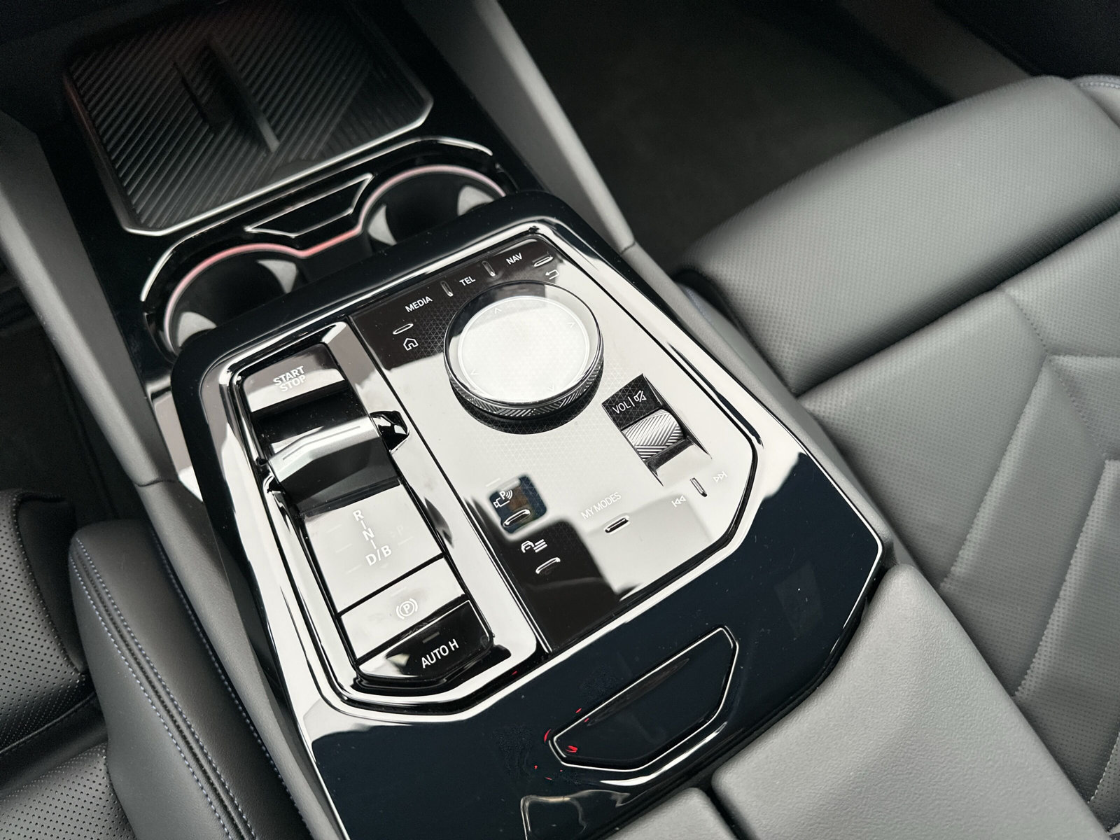 BMW i5 M60 xDrive-image-11