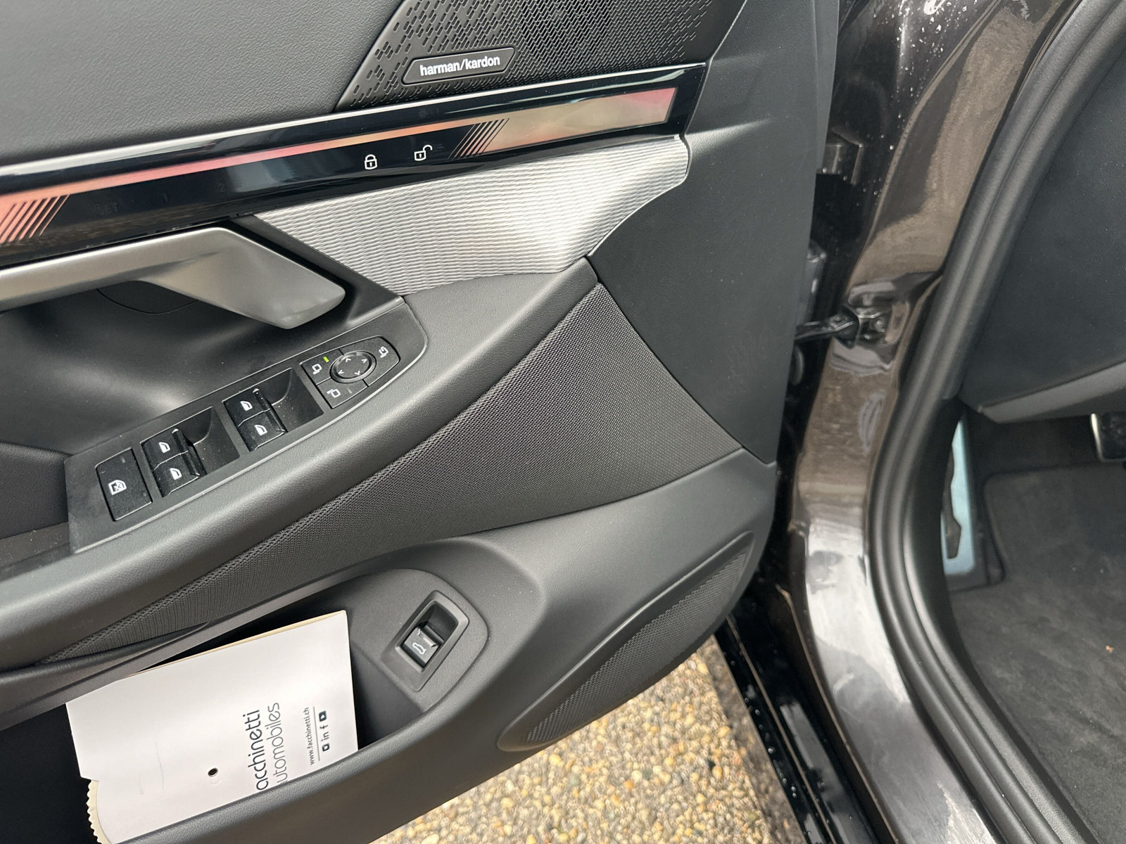 BMW i5 M60 xDrive-image-13