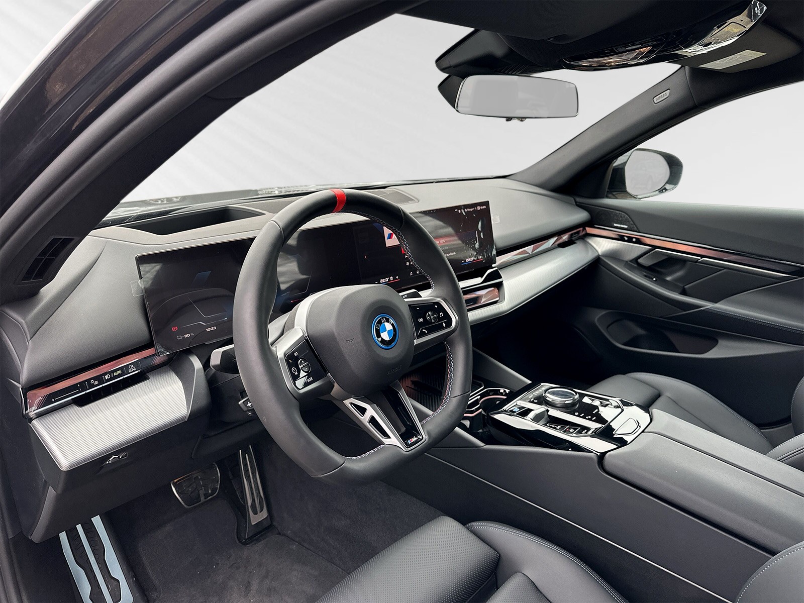 BMW i5 M60 xDrive-showroom-element-3