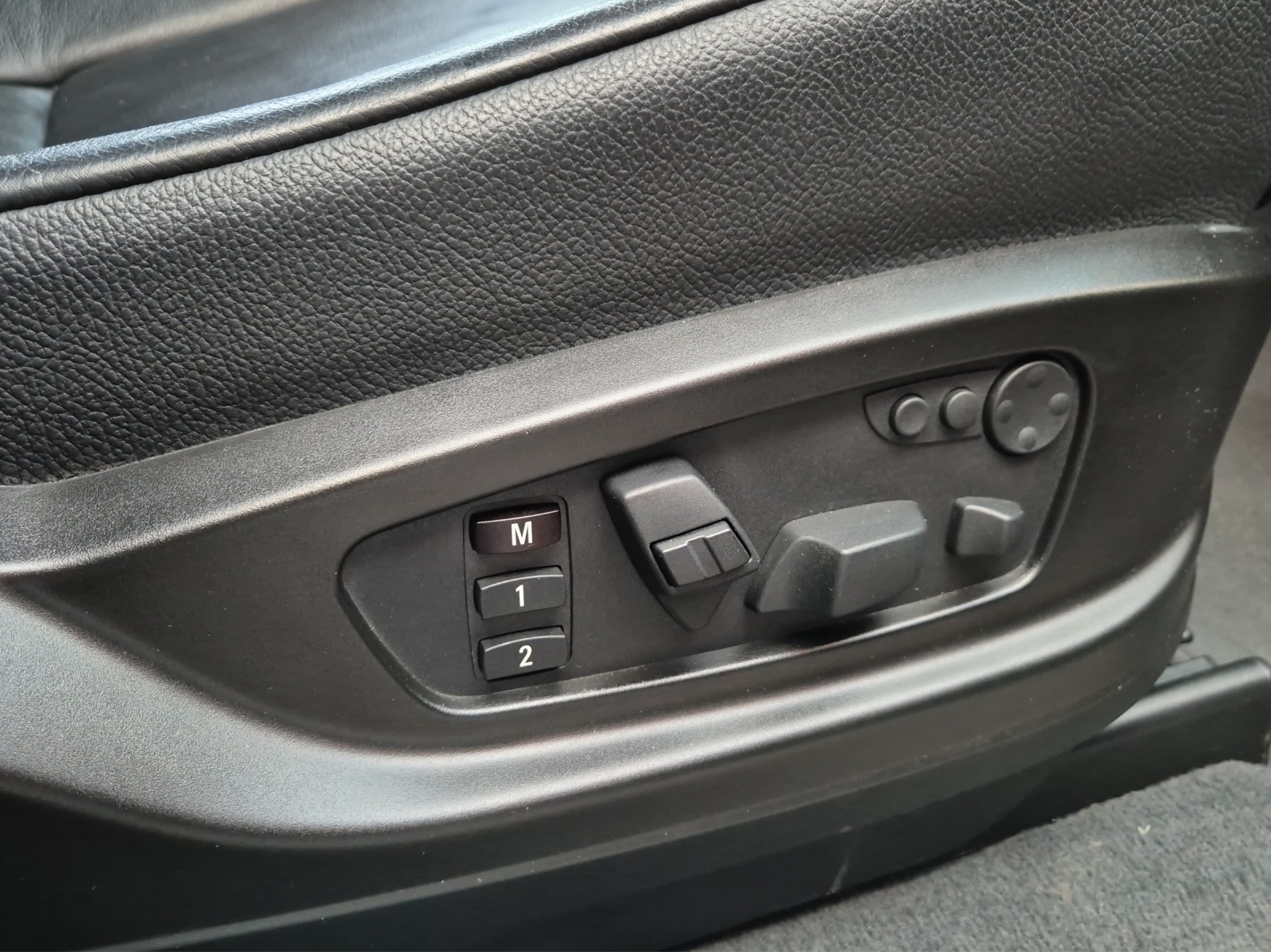 BMW X6 xDrive 40d Steptronic-image-13