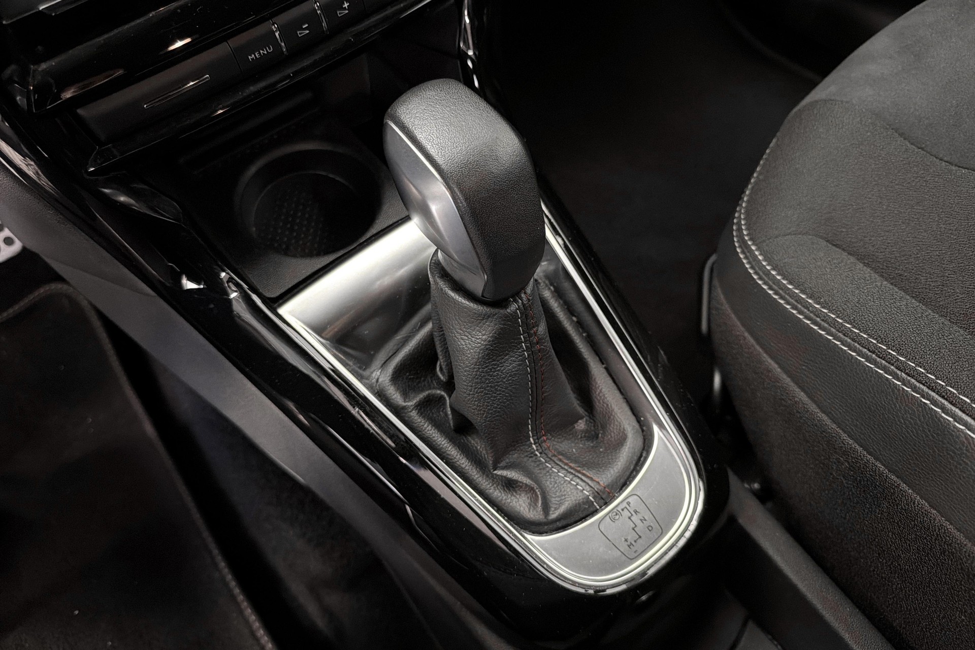 DS AUTOMOBILES DS 3 1.2 PureTech SO Chic EAT-image-14