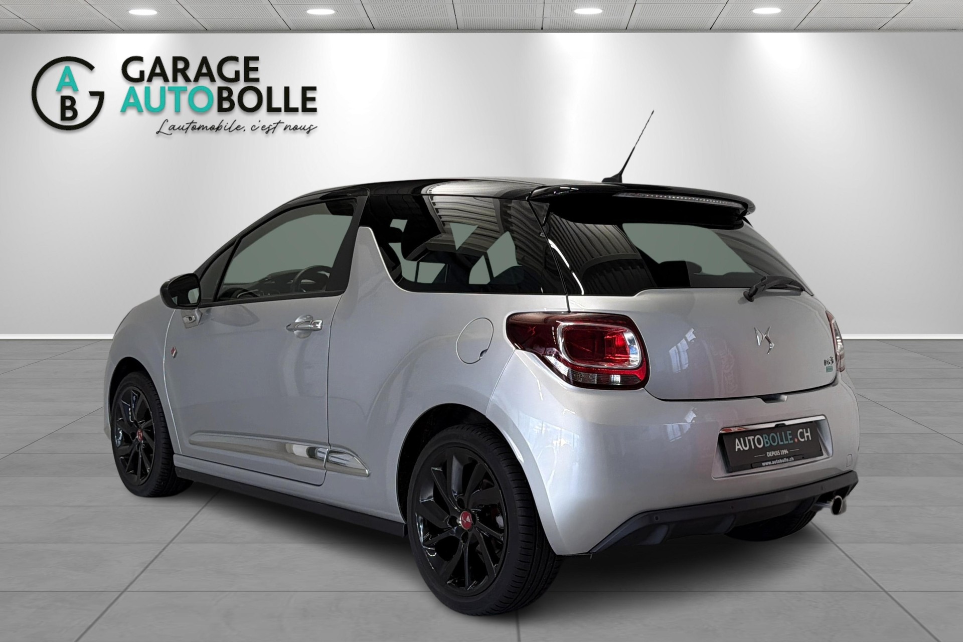DS AUTOMOBILES DS 3 1.2 PureTech SO Chic EAT-image-4
