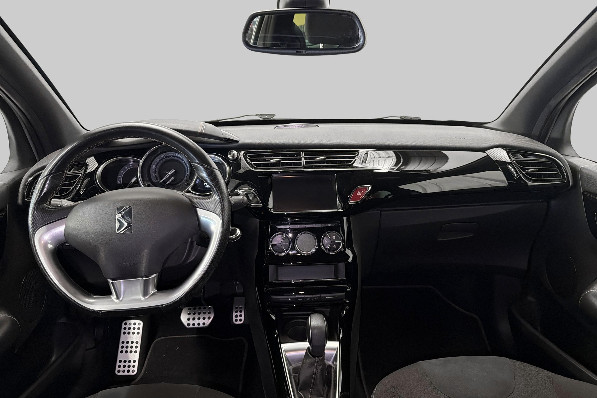 DS AUTOMOBILES DS 3 1.2 PureTech SO Chic EAT-image-16