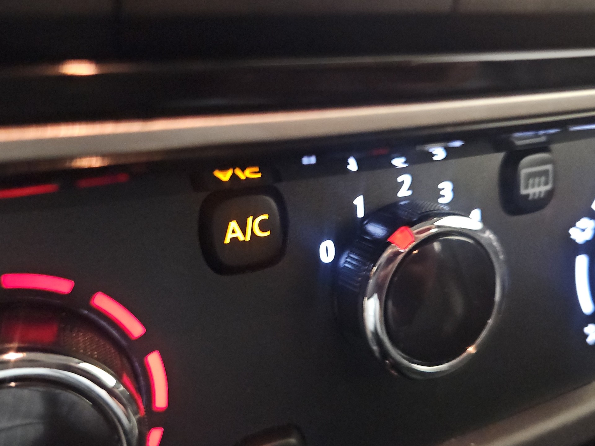 DACIA Spring 27 kWh Expression-image-18