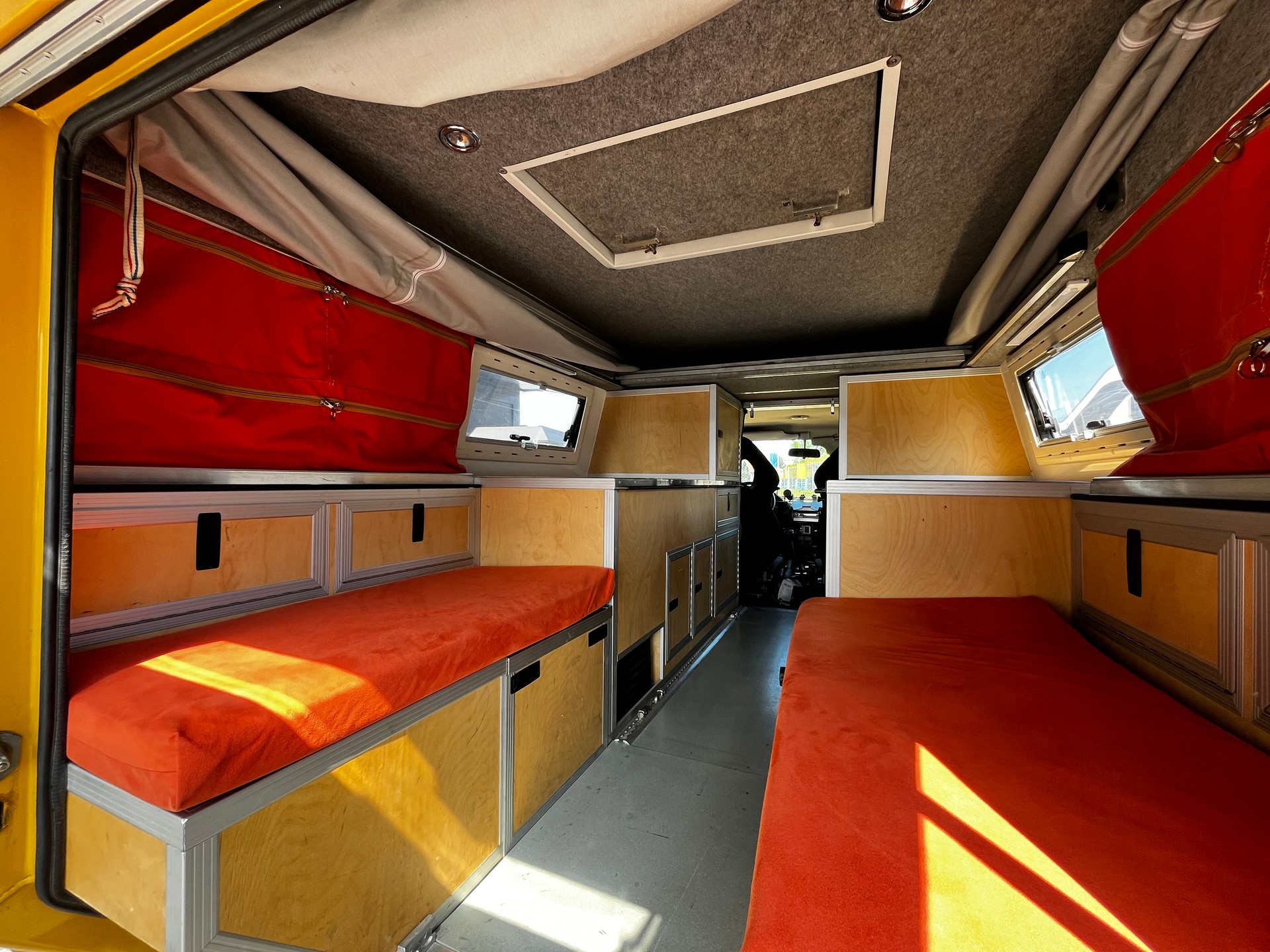 TOYOTA HZJ79 Innovation Camper-image-6