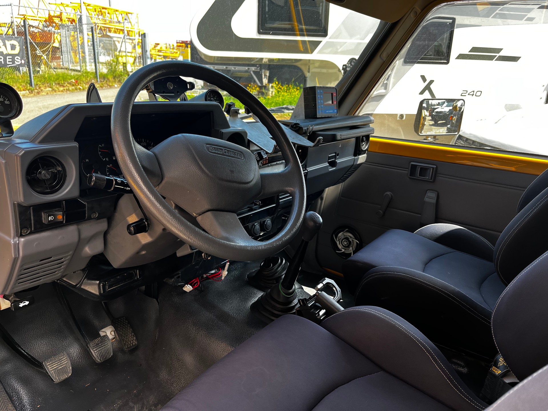 TOYOTA HZJ79 Innovation Camper-image-7