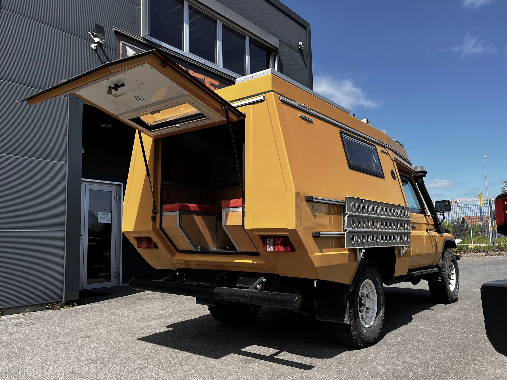 TOYOTA HZJ79 Innovation Camper-image-1
