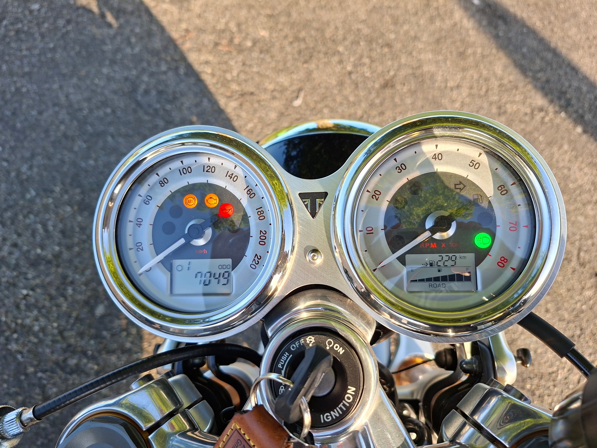 TRIUMPH Thruxton R 1200 i ABS-image-7