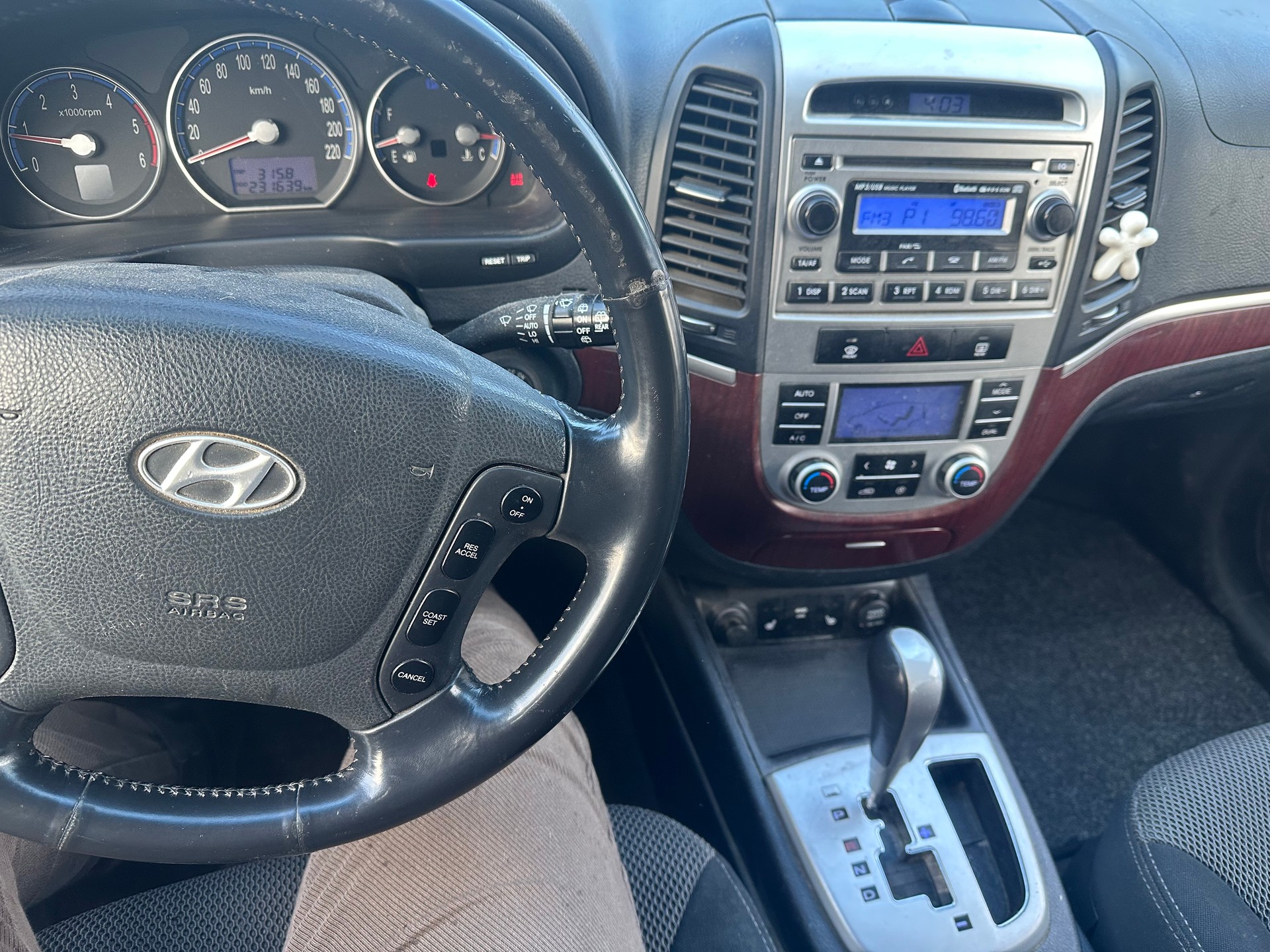 HYUNDAI Santa Fe 2.2 CRDi Premium 4WD Automatic-image-13