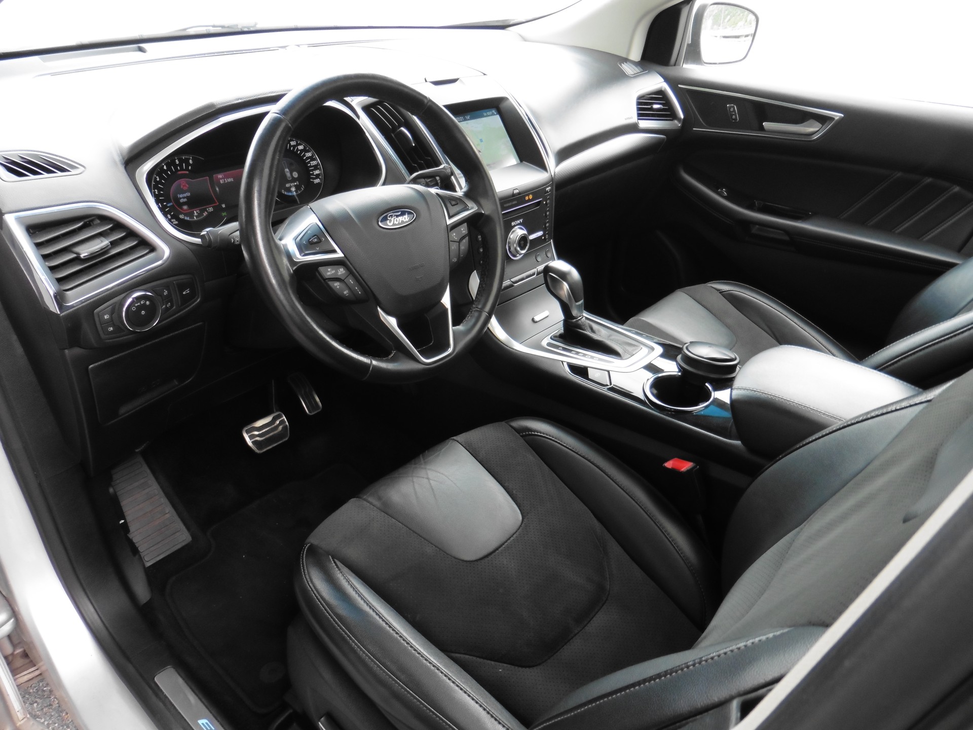FORD Edge 2.0 TDCi ST-Line 4WD PowerShift-image-22