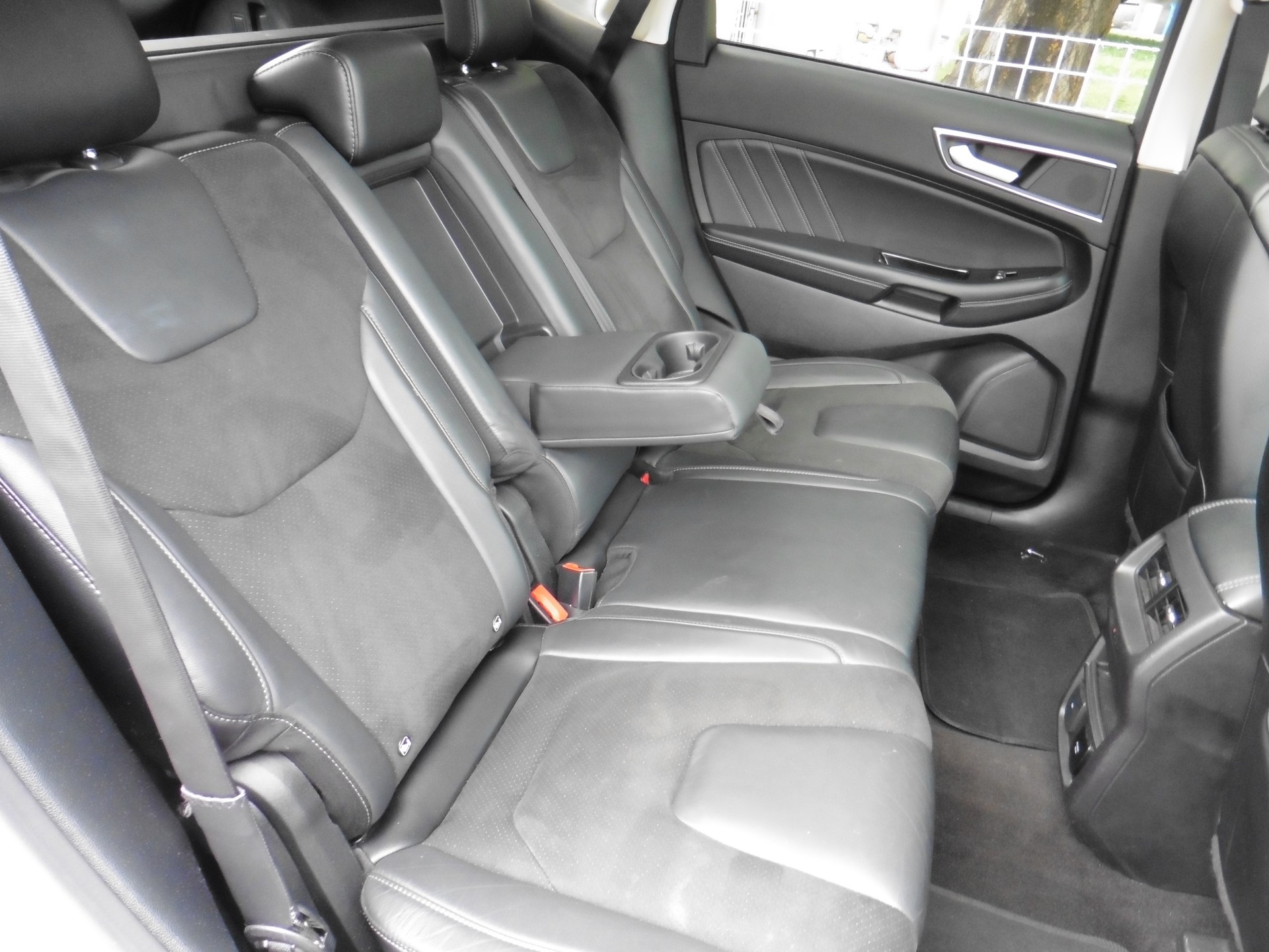 FORD Edge 2.0 TDCi ST-Line 4WD PowerShift-image-27
