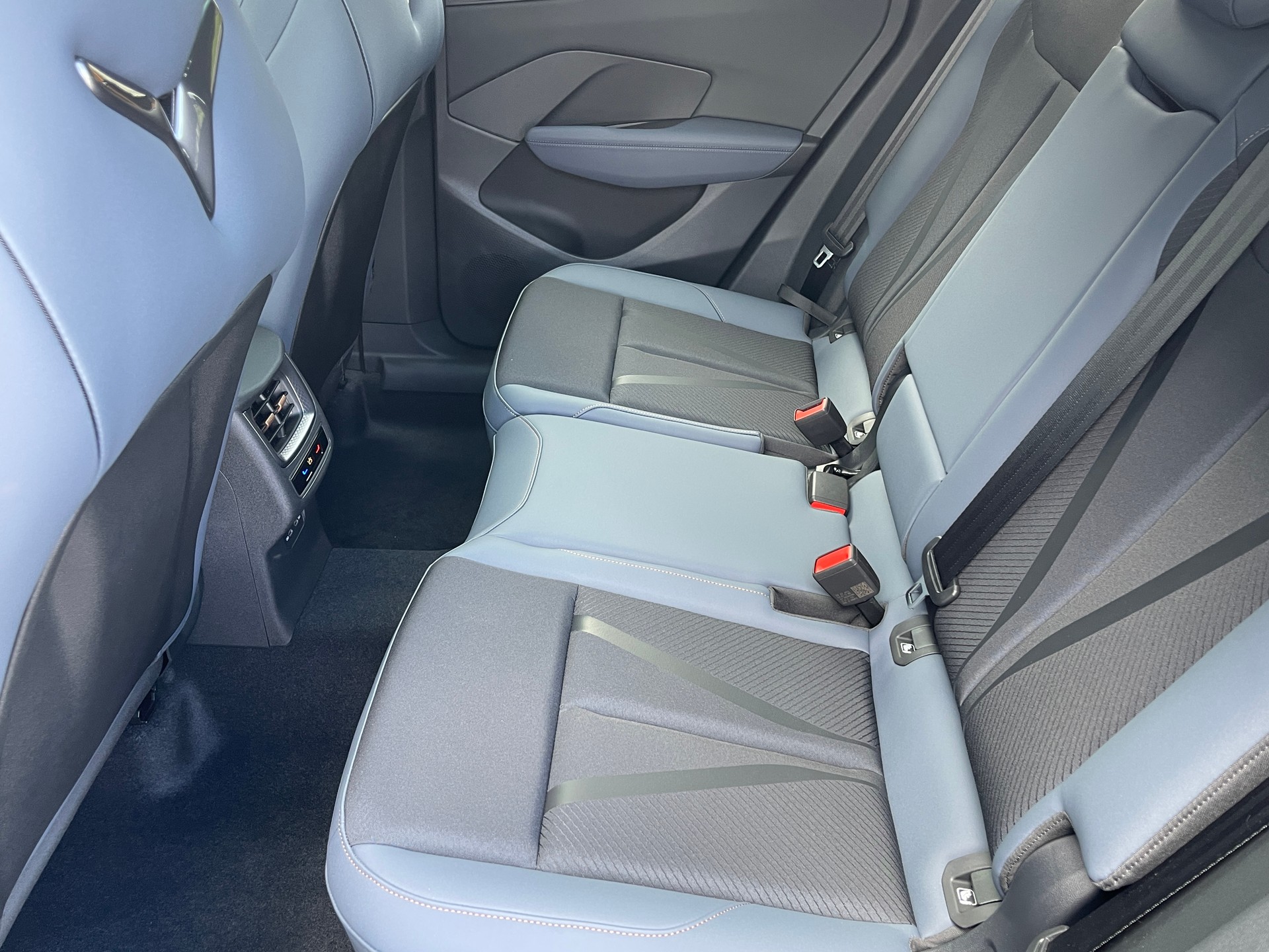 CUPRA Terramar 1.5 eTSI DSG-image-12