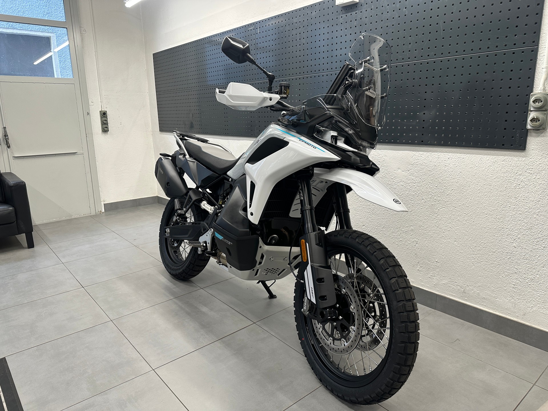 CF MOTO 1000 MT-X | Vorführfahrzeug | neuwertig | ab MFK-showroom-element-1