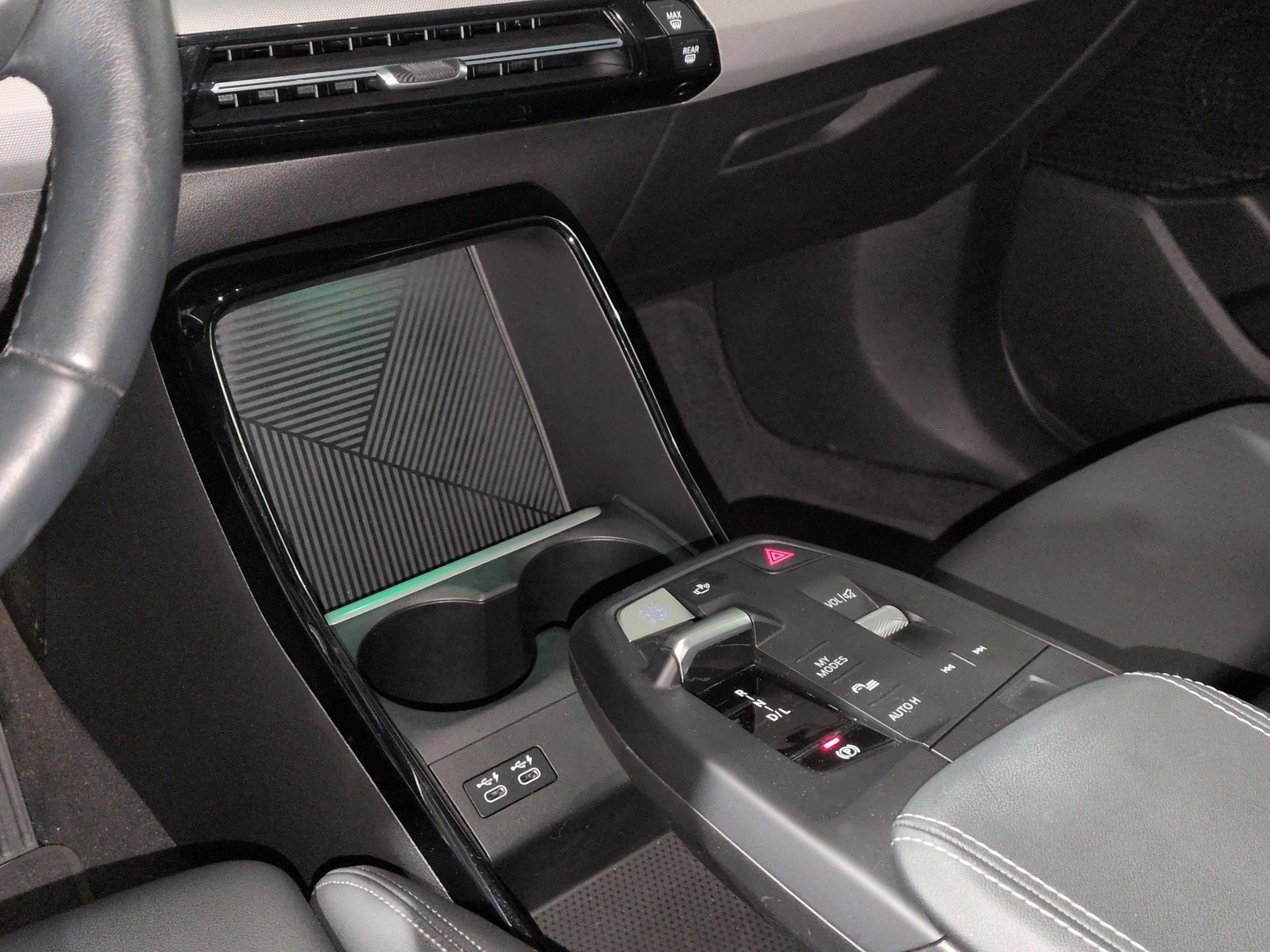 BMW 218i Active Tourer DKG-image-11
