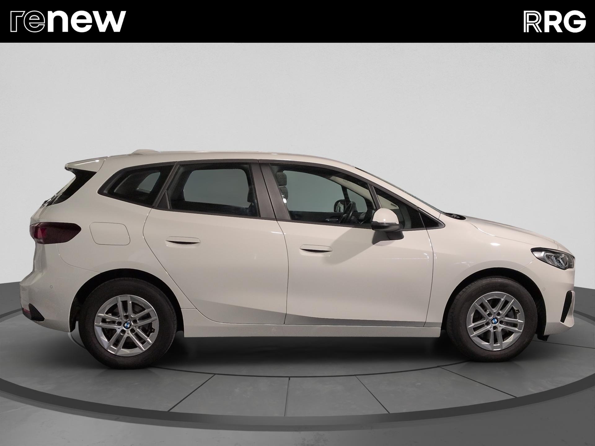 BMW 218i Active Tourer DKG-showroom-element-1