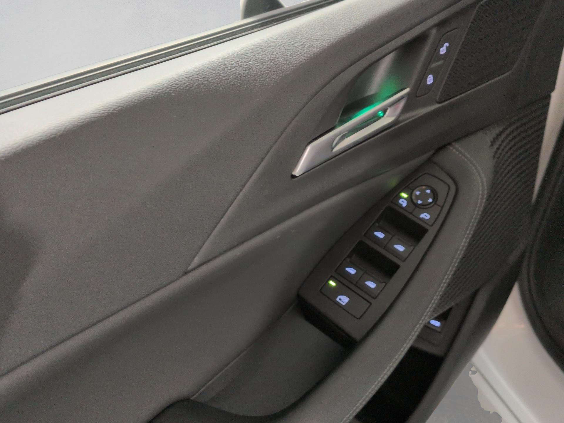 BMW 218i Active Tourer DKG-image-20