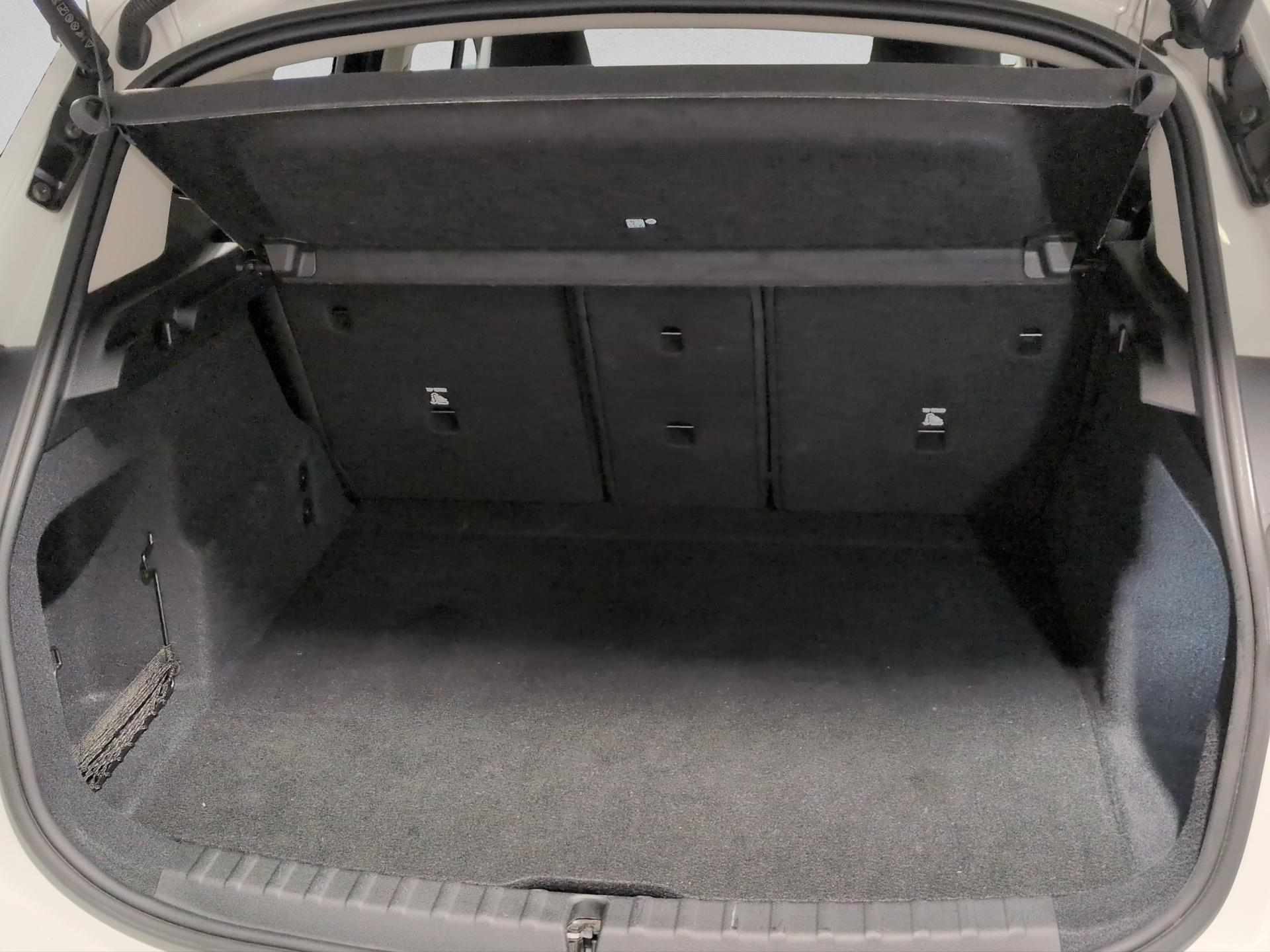 BMW 218i Active Tourer DKG-image-15