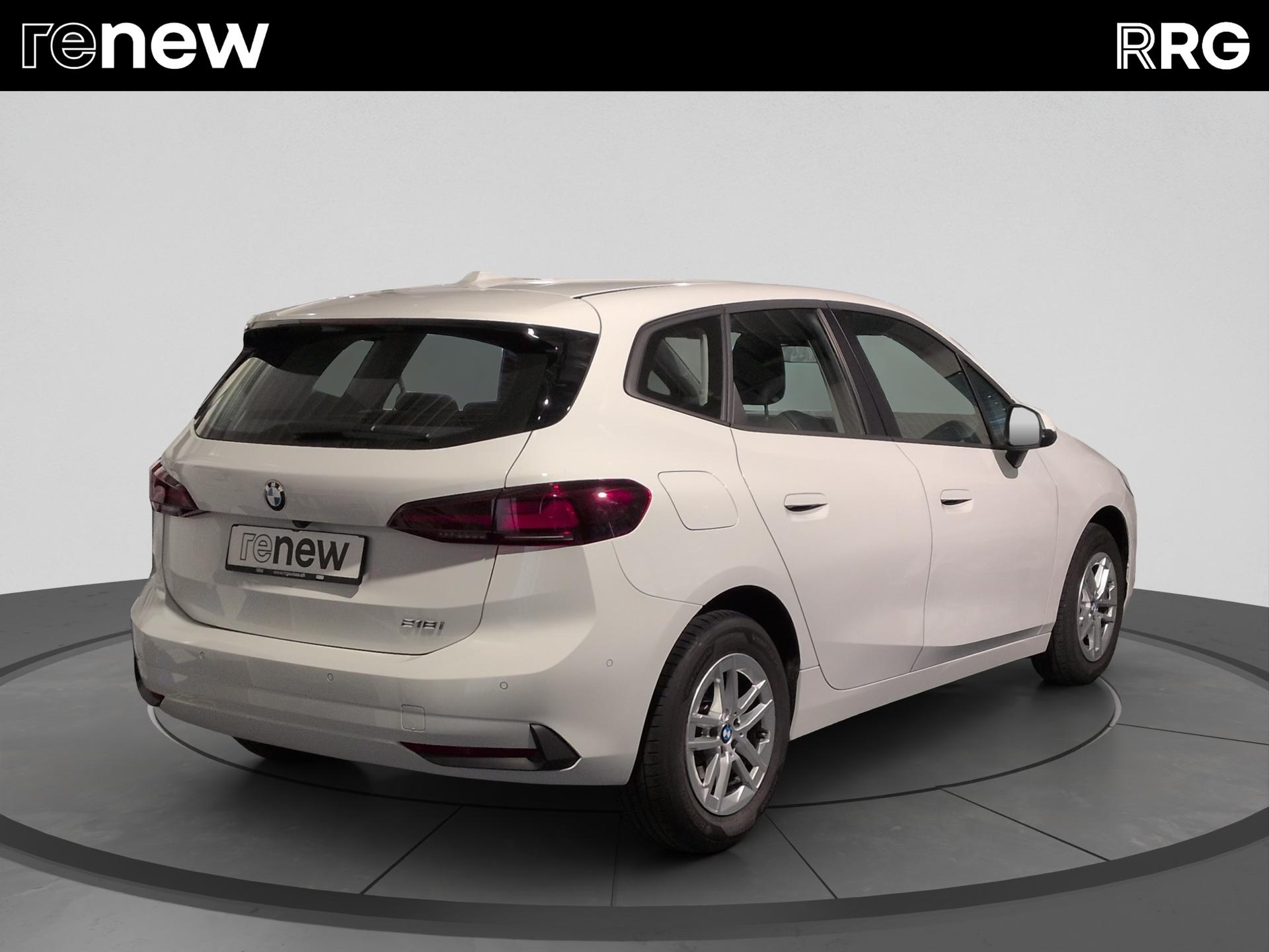 BMW 218i Active Tourer DKG-showroom-element-2