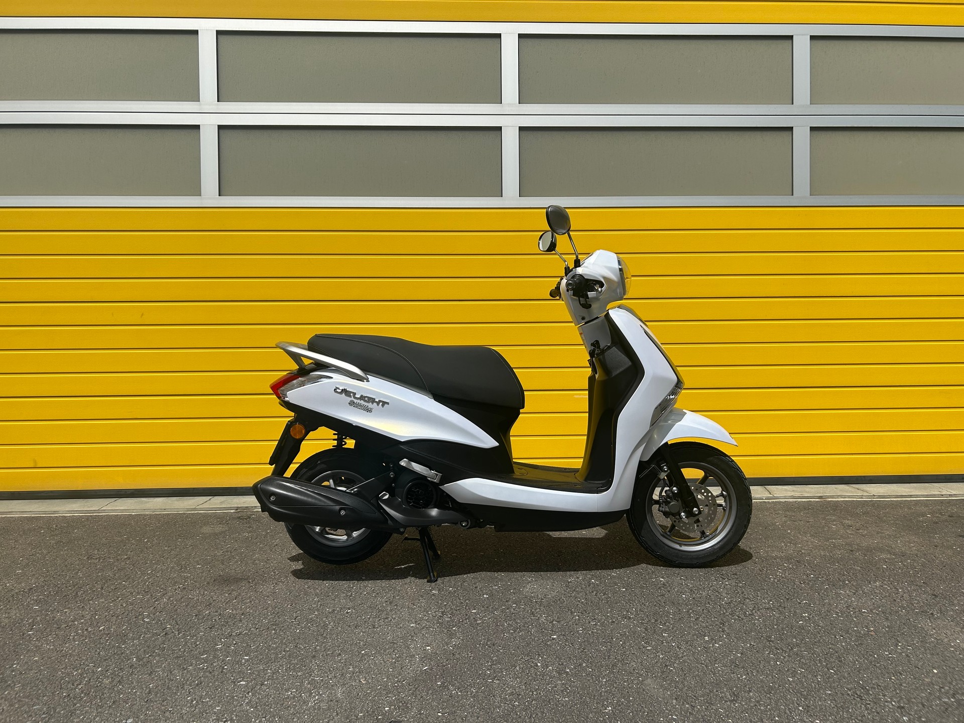 YAMAHA D'elight LTS 125-image-0