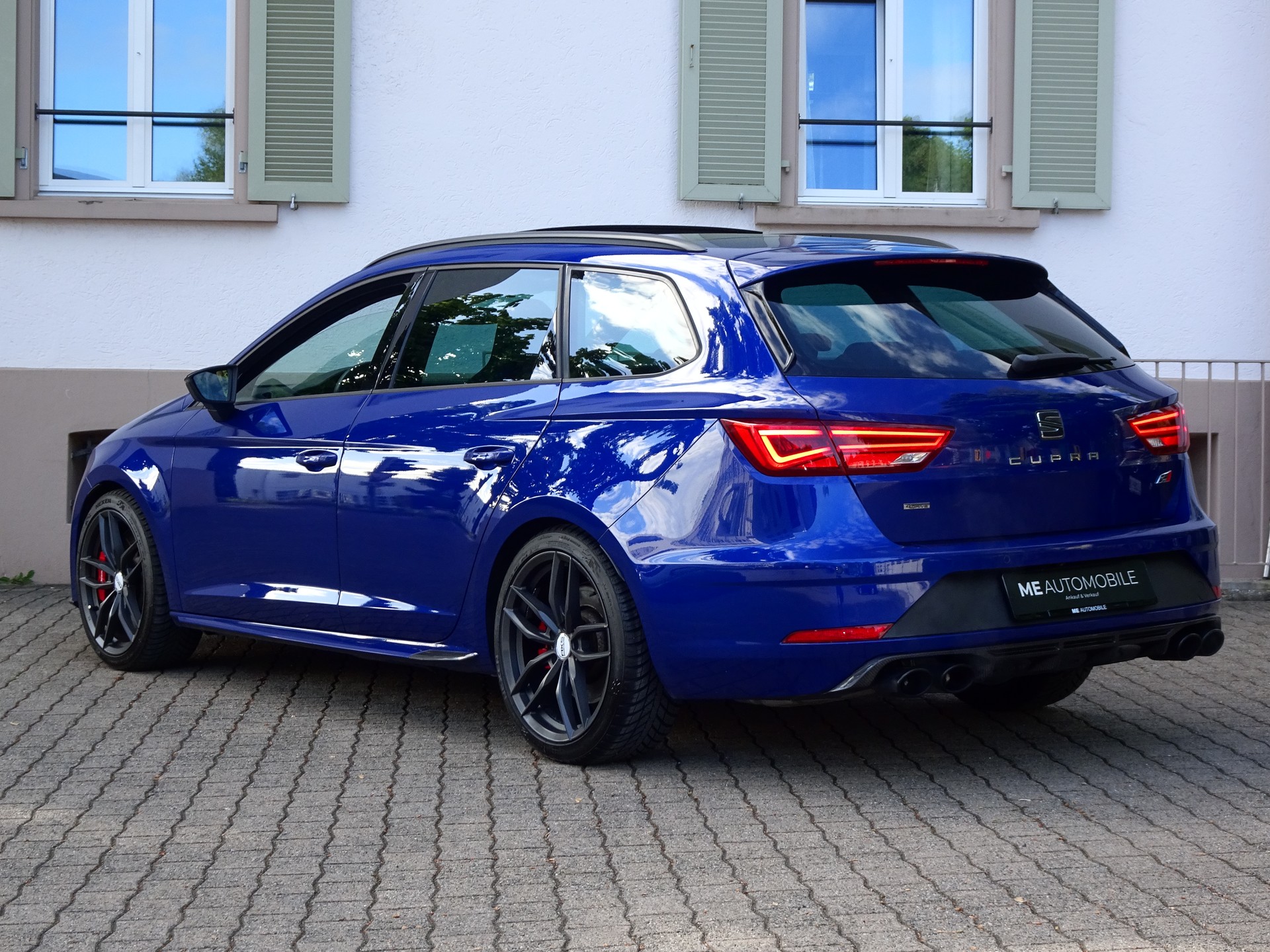 SEAT Leon ST 2.0 TSI Cupra 370 ABT 4 Drive DSG-image-4
