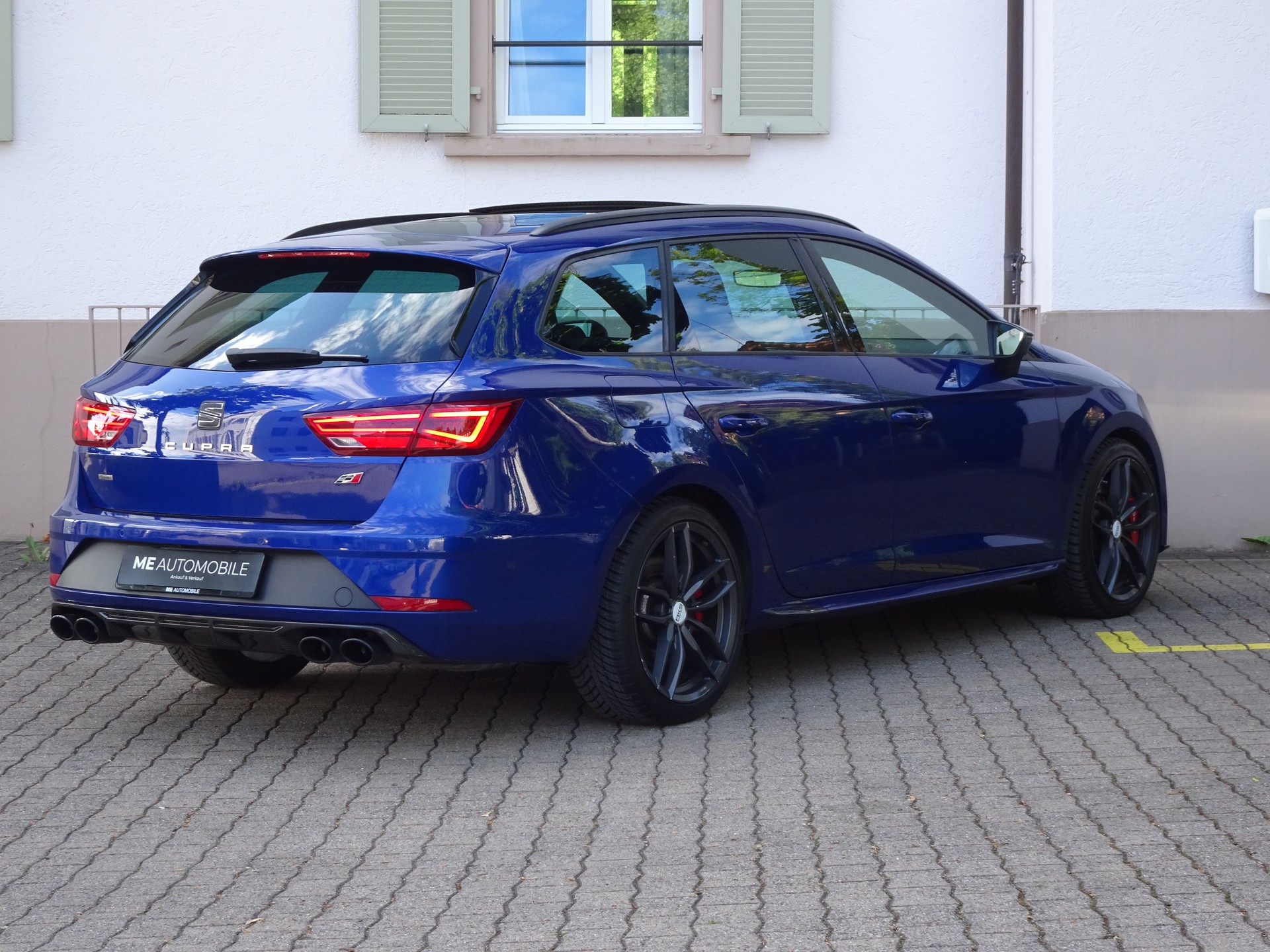 SEAT Leon ST 2.0 TSI Cupra 370 ABT 4 Drive DSG-image-2