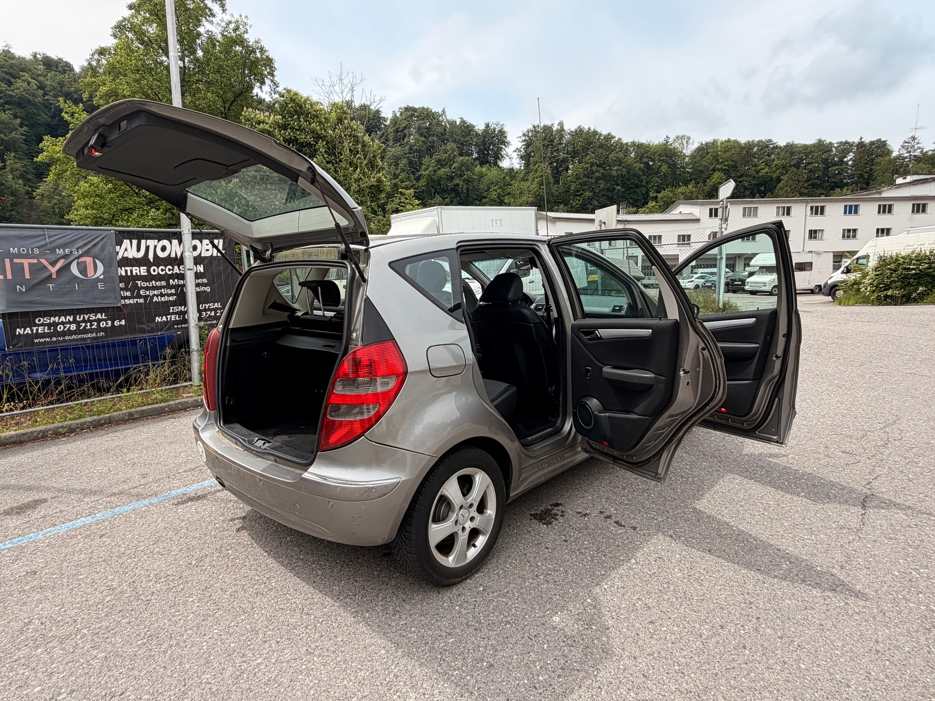 MERCEDES-BENZ A 200 Avantgarde-image-18
