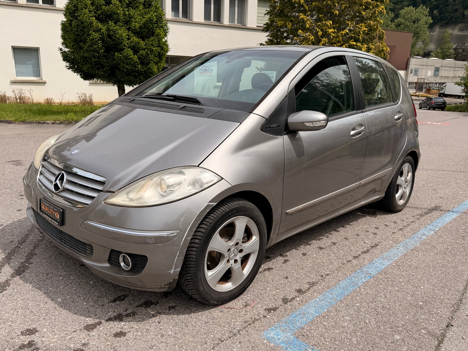 MERCEDES-BENZ A 200 Avantgarde-showroom-element-1