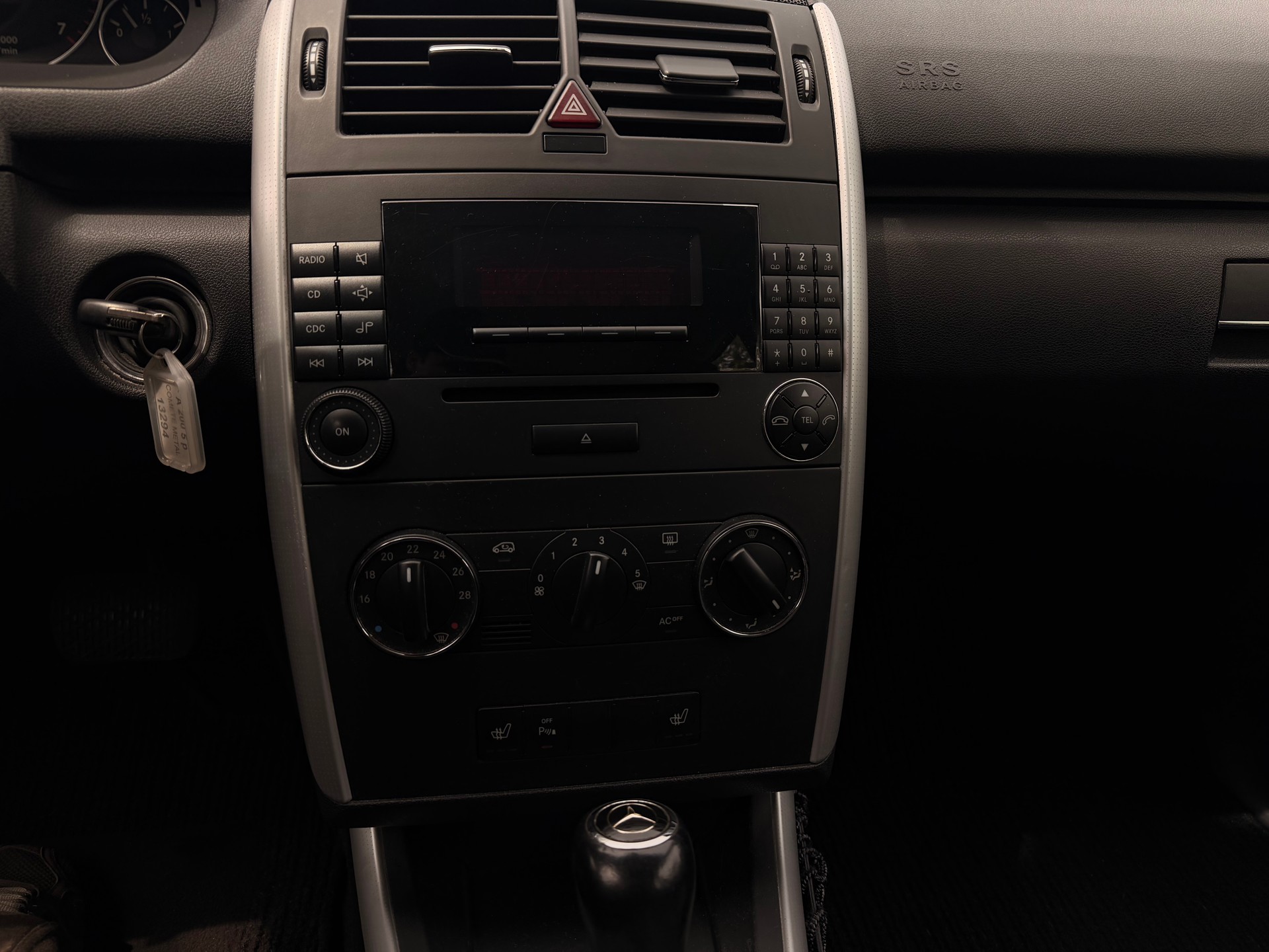 MERCEDES-BENZ A 200 Avantgarde-image-24