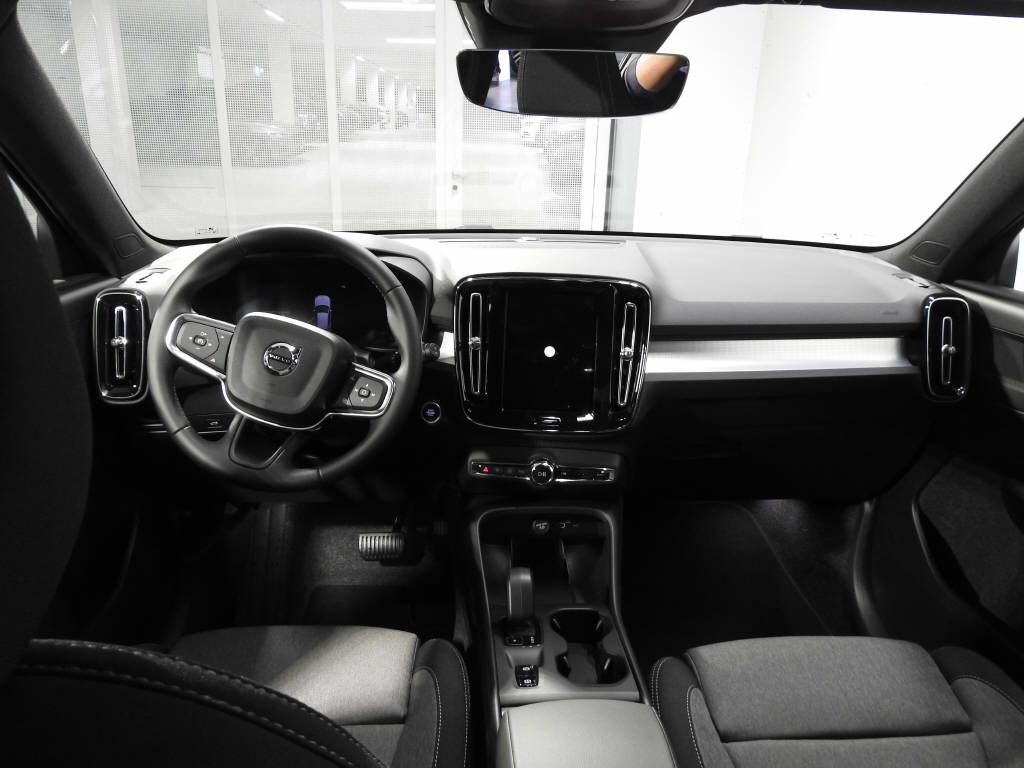 VOLVO XC40 2.0 B3 MH Core-image-16