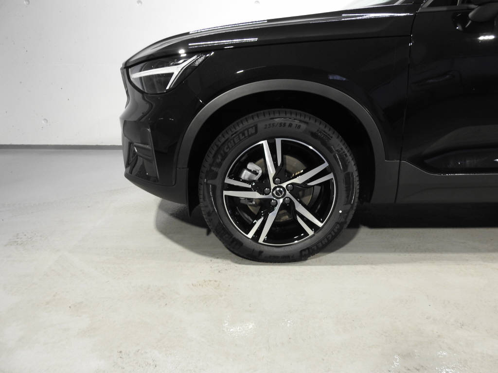 VOLVO XC40 2.0 B3 MH Core-image-10