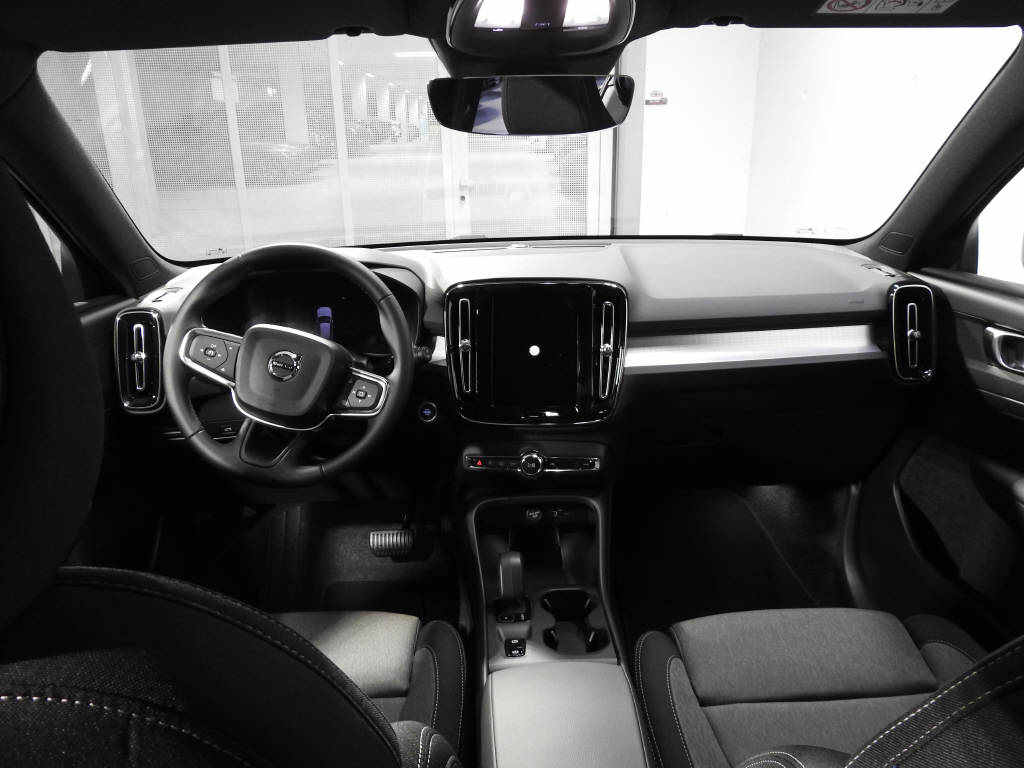 VOLVO XC40 2.0 B3 MH Core-image-17