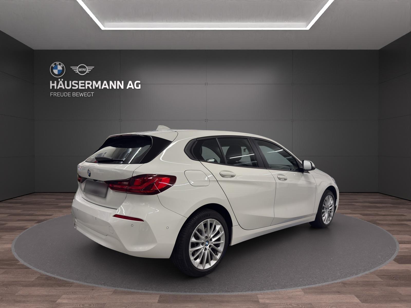 BMW 118i-image-4