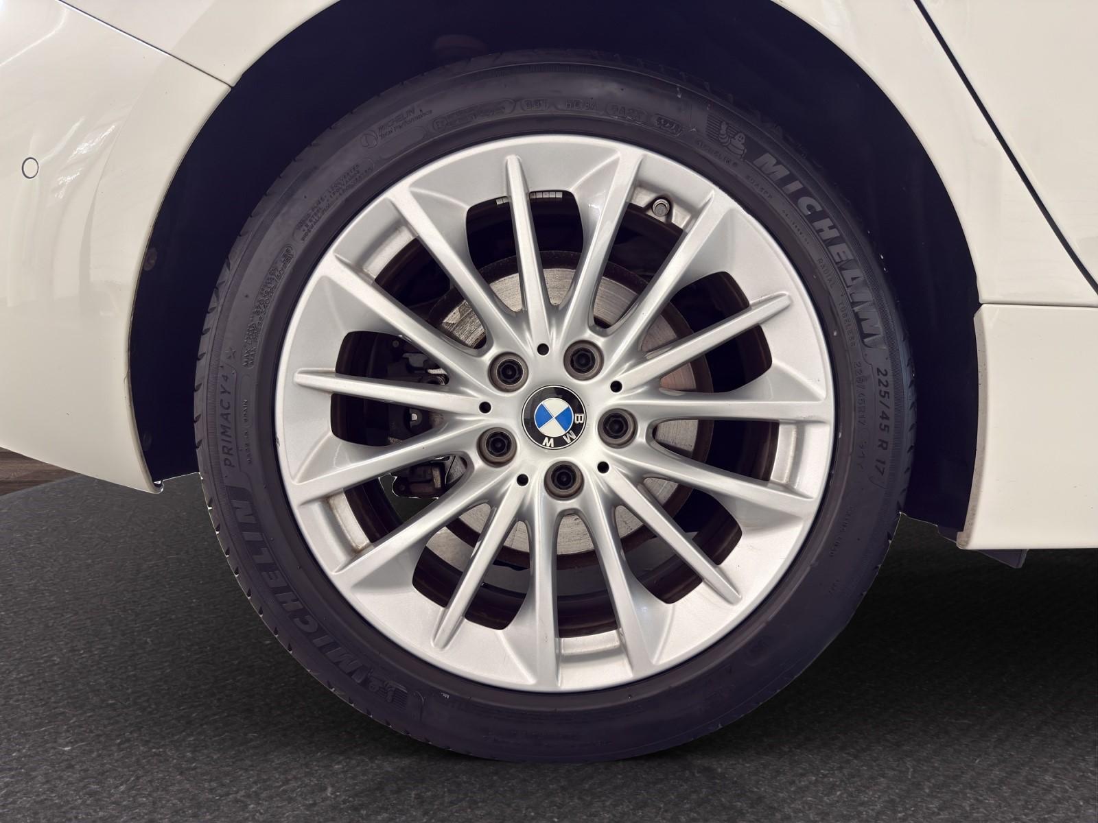 BMW 118i-image-10
