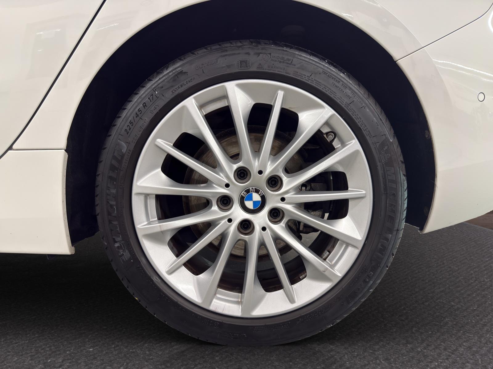 BMW 118i-image-9