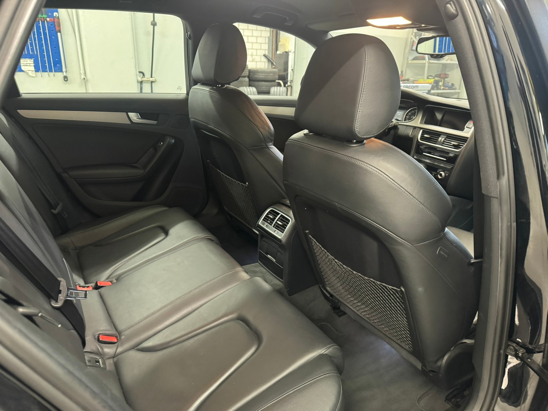 AUDI A4 allroad 2.0 TDI quattro S-tronic-image-8