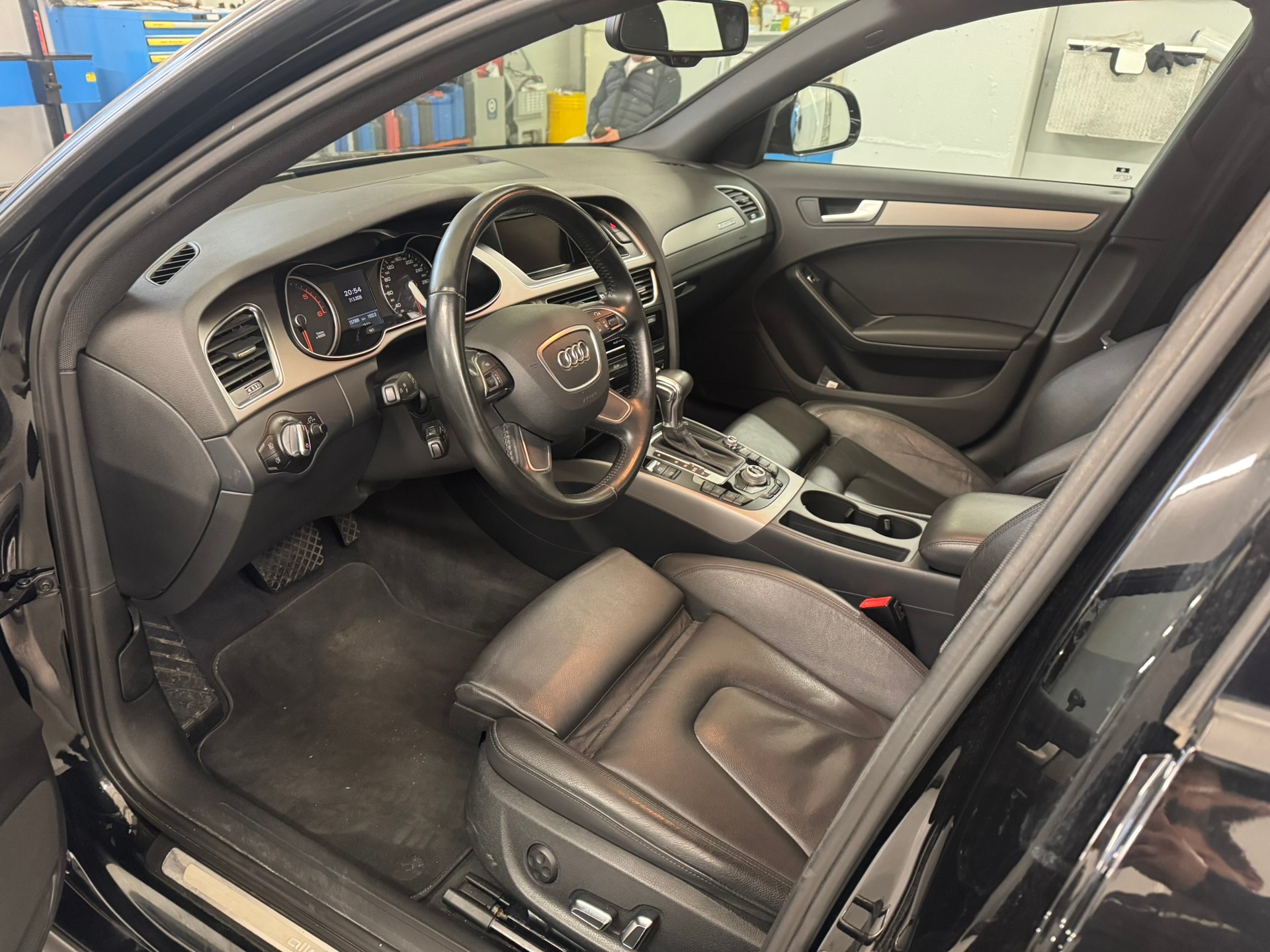 AUDI A4 allroad 2.0 TDI quattro S-tronic-image-6