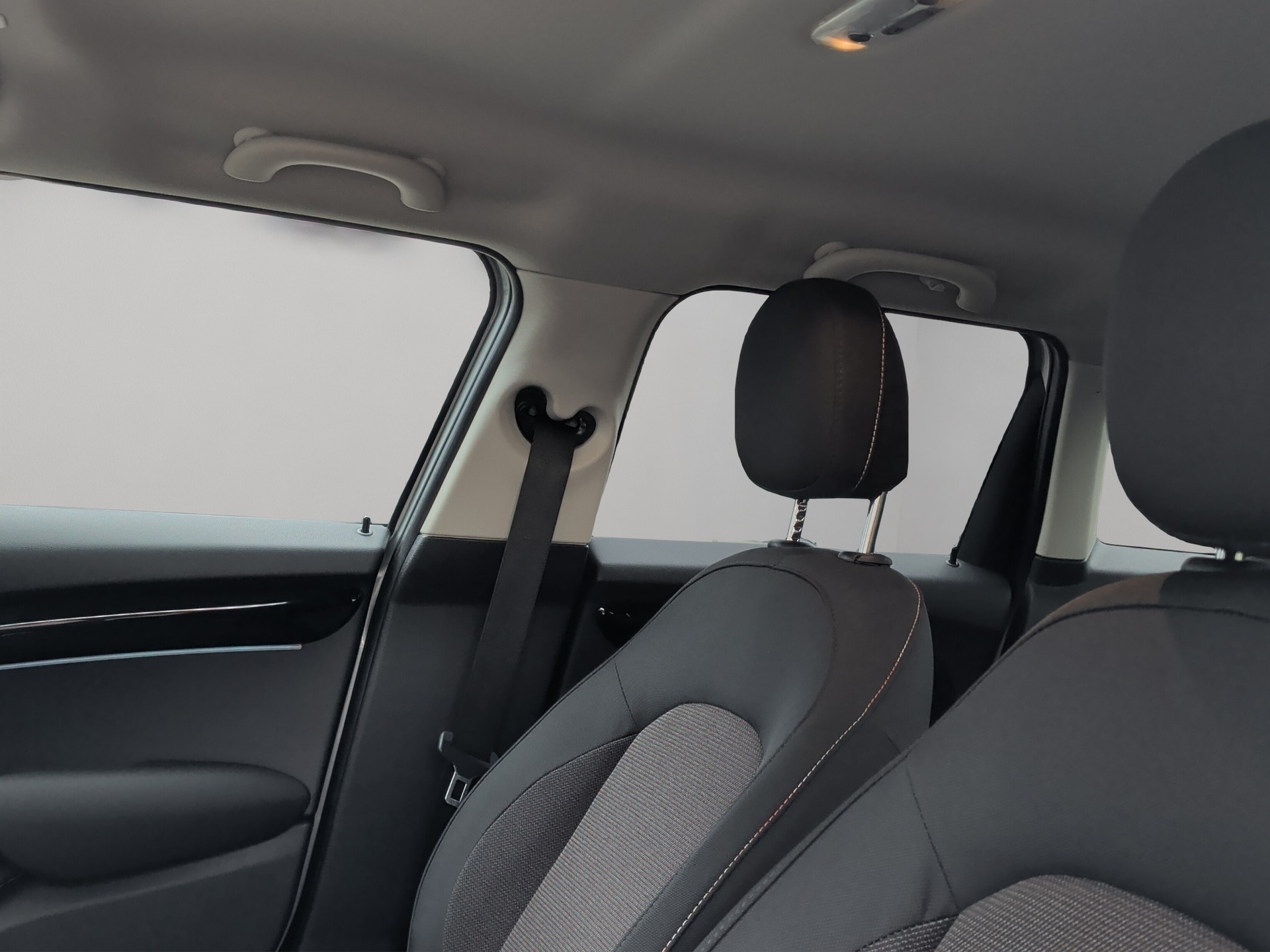 MINI Cooper Steptronic DKG-image-12