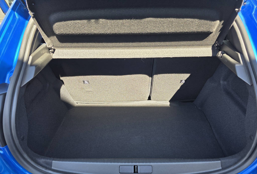 PEUGEOT 208 1.2 Hybrid GT-image-7