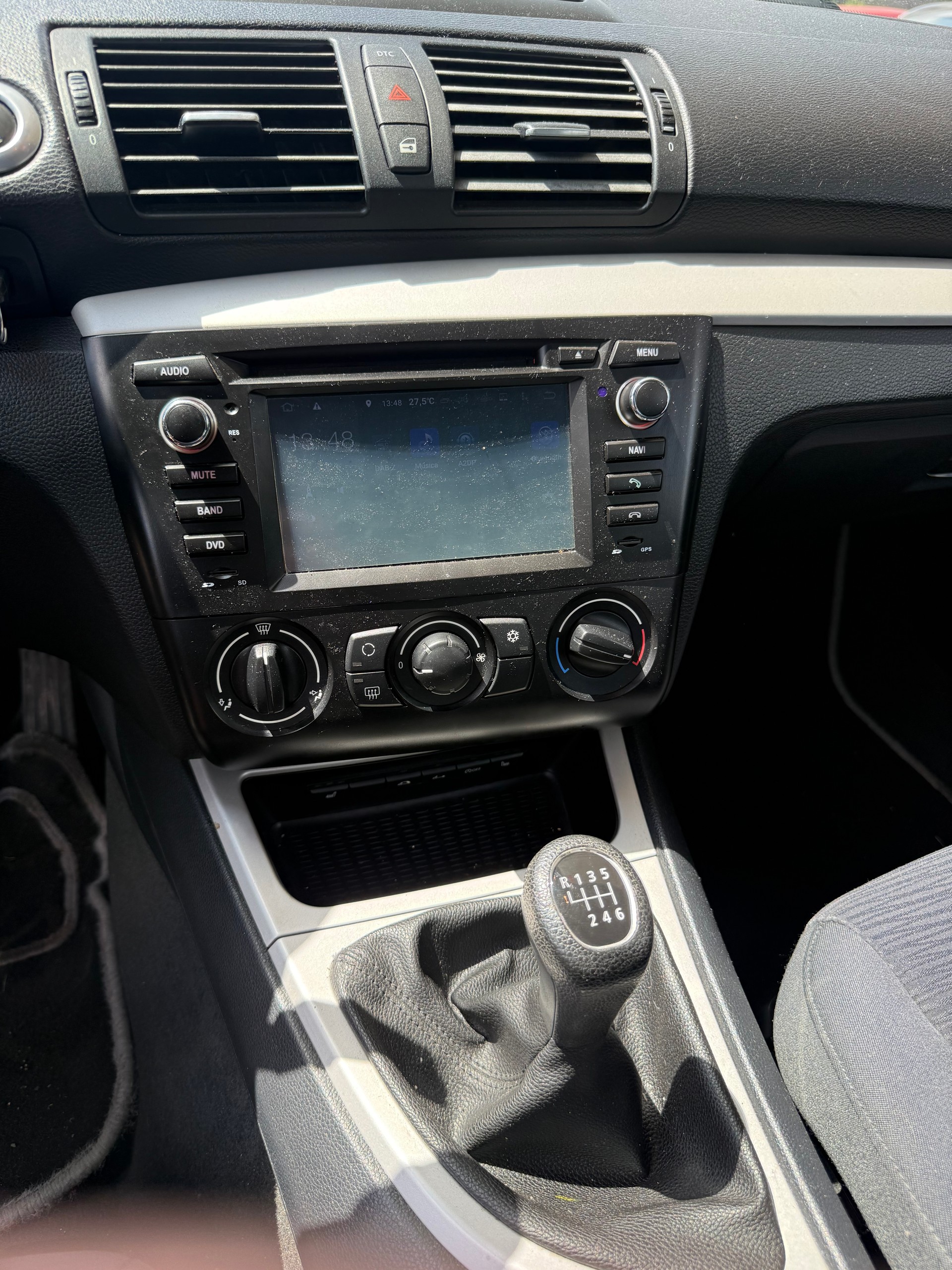 BMW 118i Cabrio-image-6